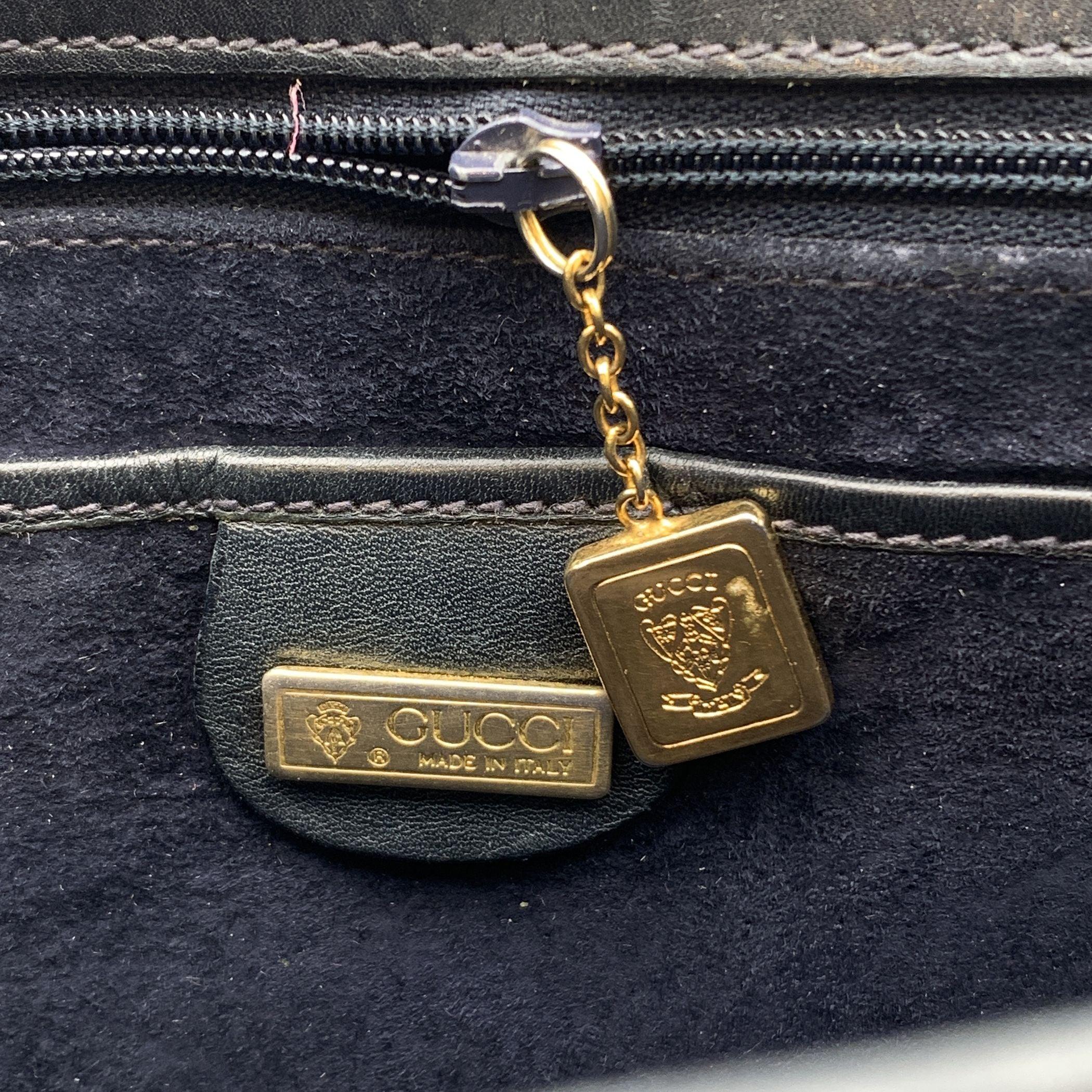 Gucci Vintage Navy Blue Leather Flap Shoulder Bag For Sale 2
