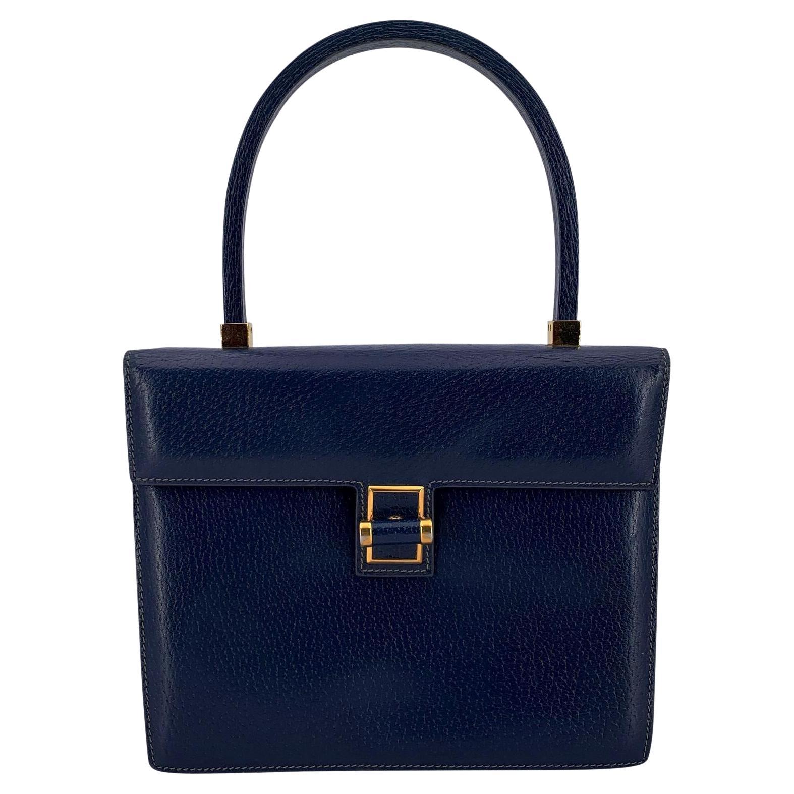 Gucci Vintage Navy Blue Leather Turn Lock Top Handle Handle en vente