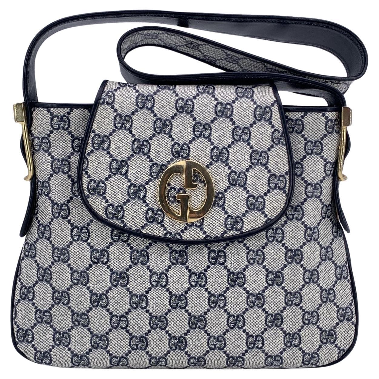 Gucci Vintage Azul Marino Monograma Lienzo Logo Bolso con Solapa en venta