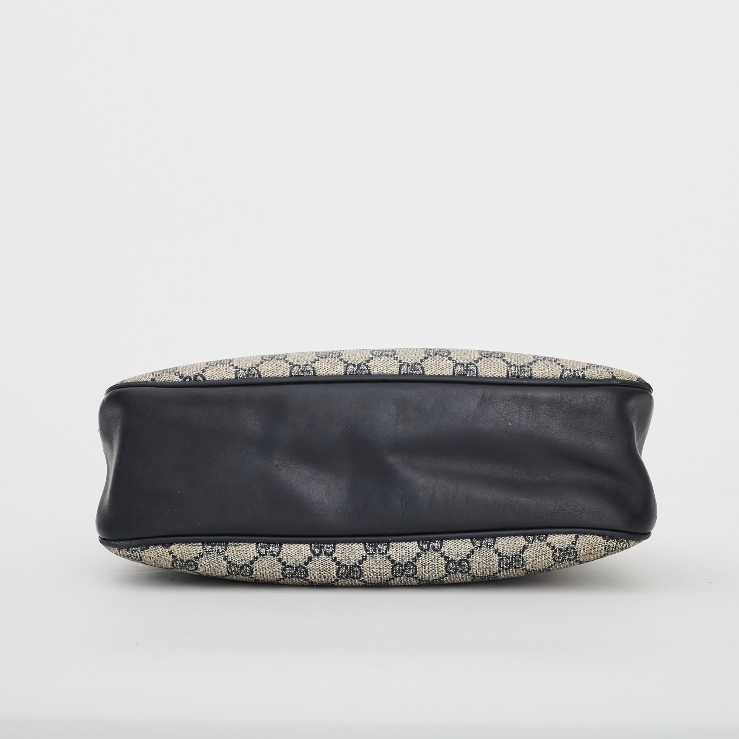 Bolso Gucci Vintage Navy Micro GG Supreme en Bueno Estado en Montreal, Quebec