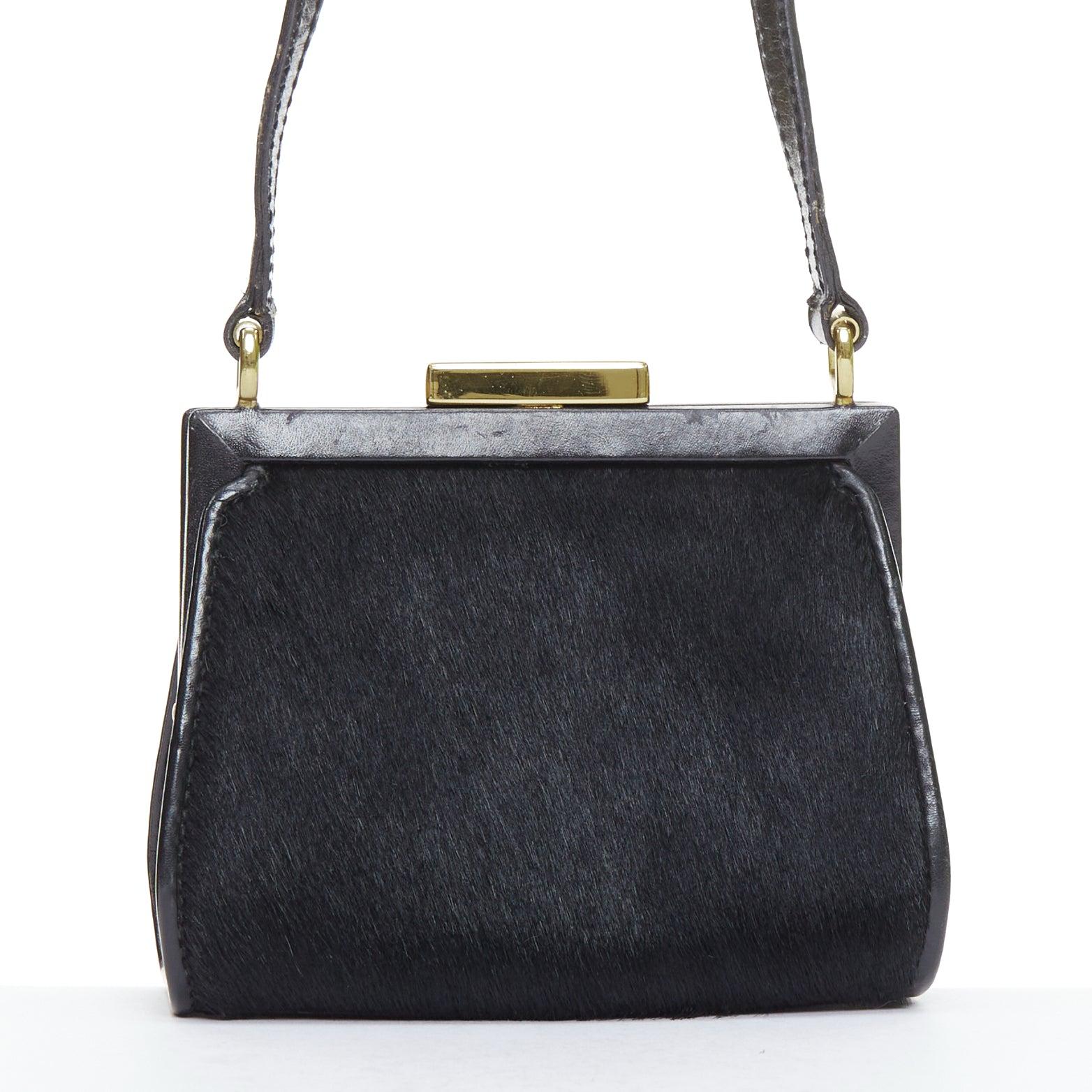 GUCCI Vintage Old Haroco schwarz Pony Haar Gold Logo Rahmen Crossbody Mini Tasche Damen im Angebot