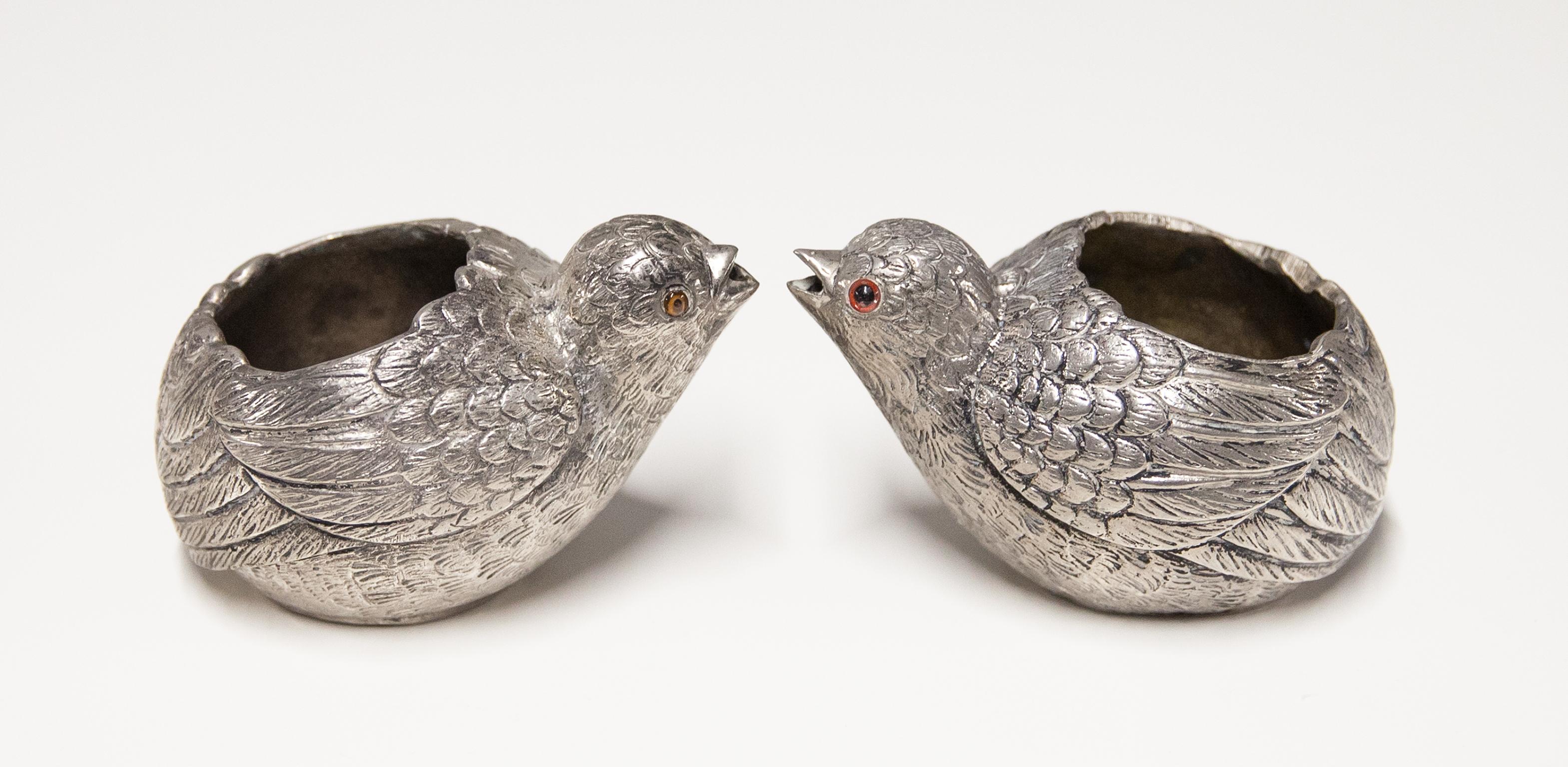 Gucci Vintage quail tea light candle holders in silver plated metal and little sapphire eyes and signed with Gucci. Good good vintage condition.