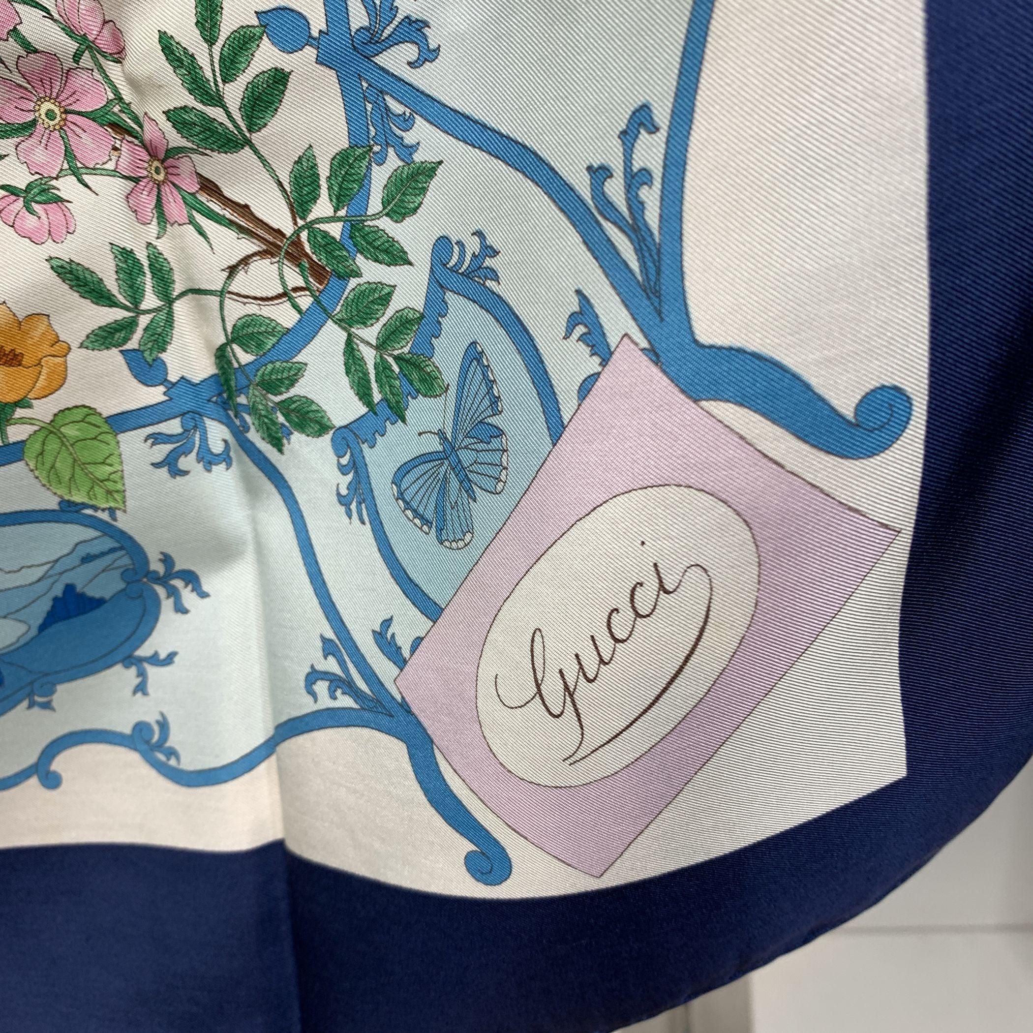 Gucci Vintage Rare Floral Pattern Silk Scarf Accornero Blue Border In Good Condition In Rome, Rome