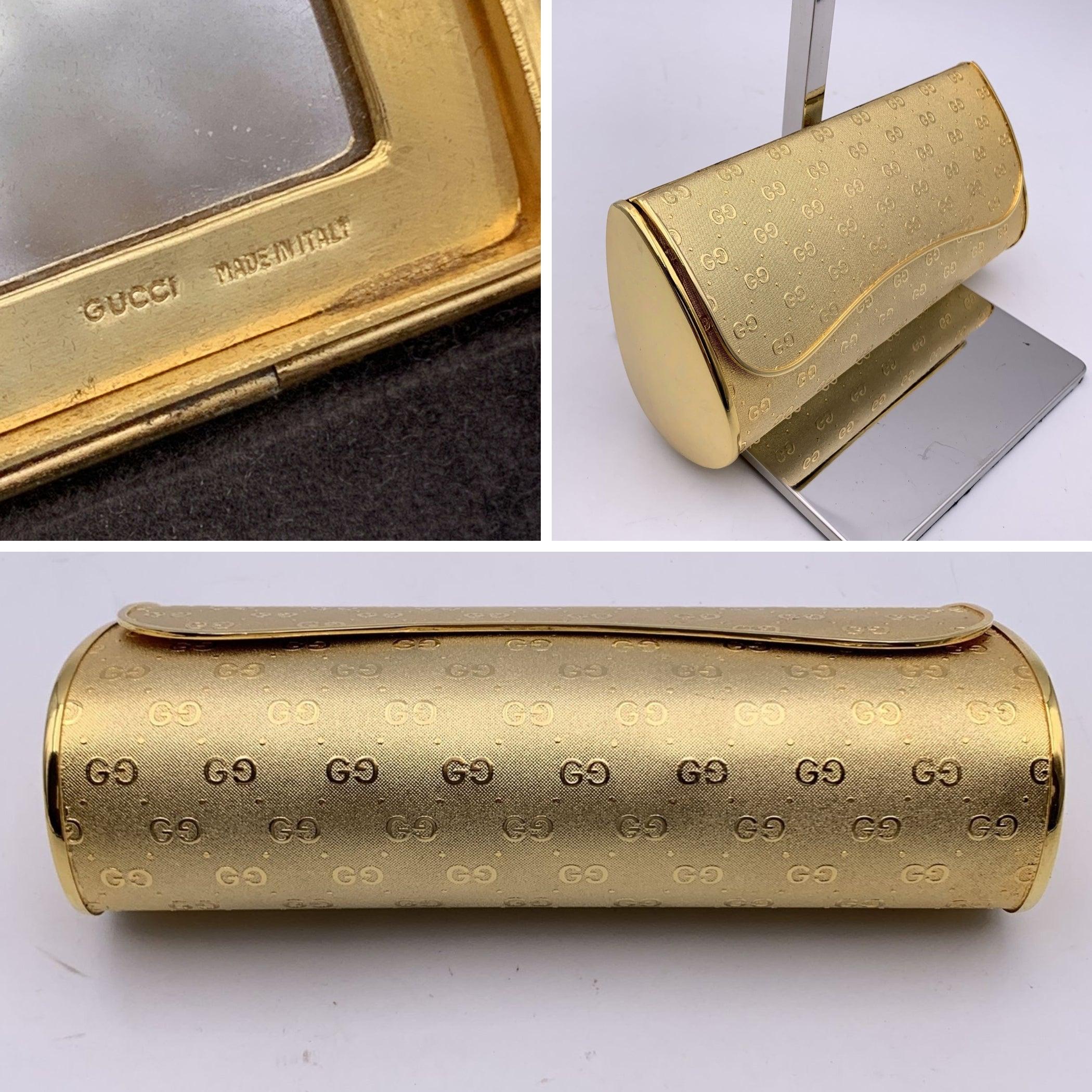 Gucci Vintage Rare Gold Metal GG Monogram Evening Clutch Bag In Excellent Condition For Sale In Rome, Rome