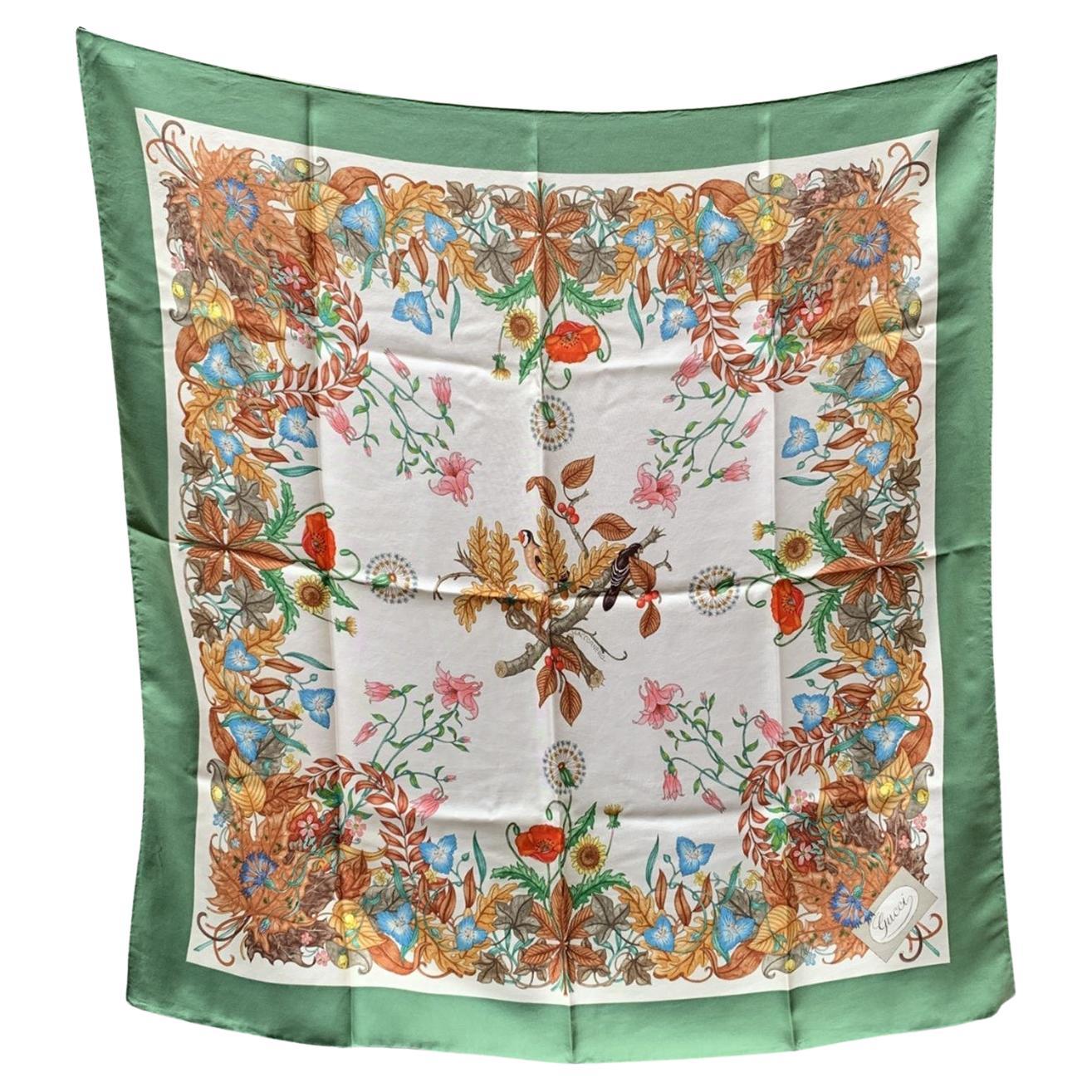 Gucci Vintage Rare Green Accornero Fall Themed Birds Floral Silk Scarf (Sciarpa di seta con uccelli)