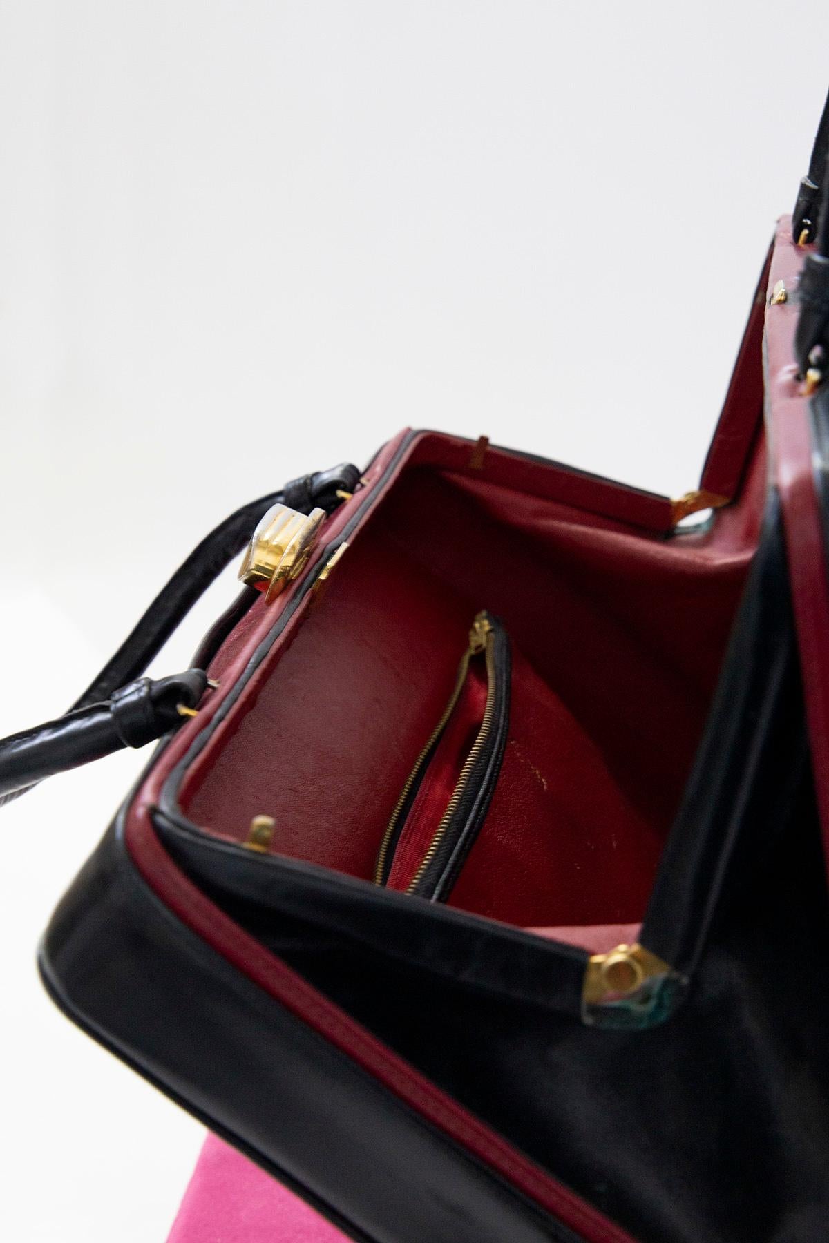 Gucci Vintage rote und schwarze Lederhandtasche im Angebot 4