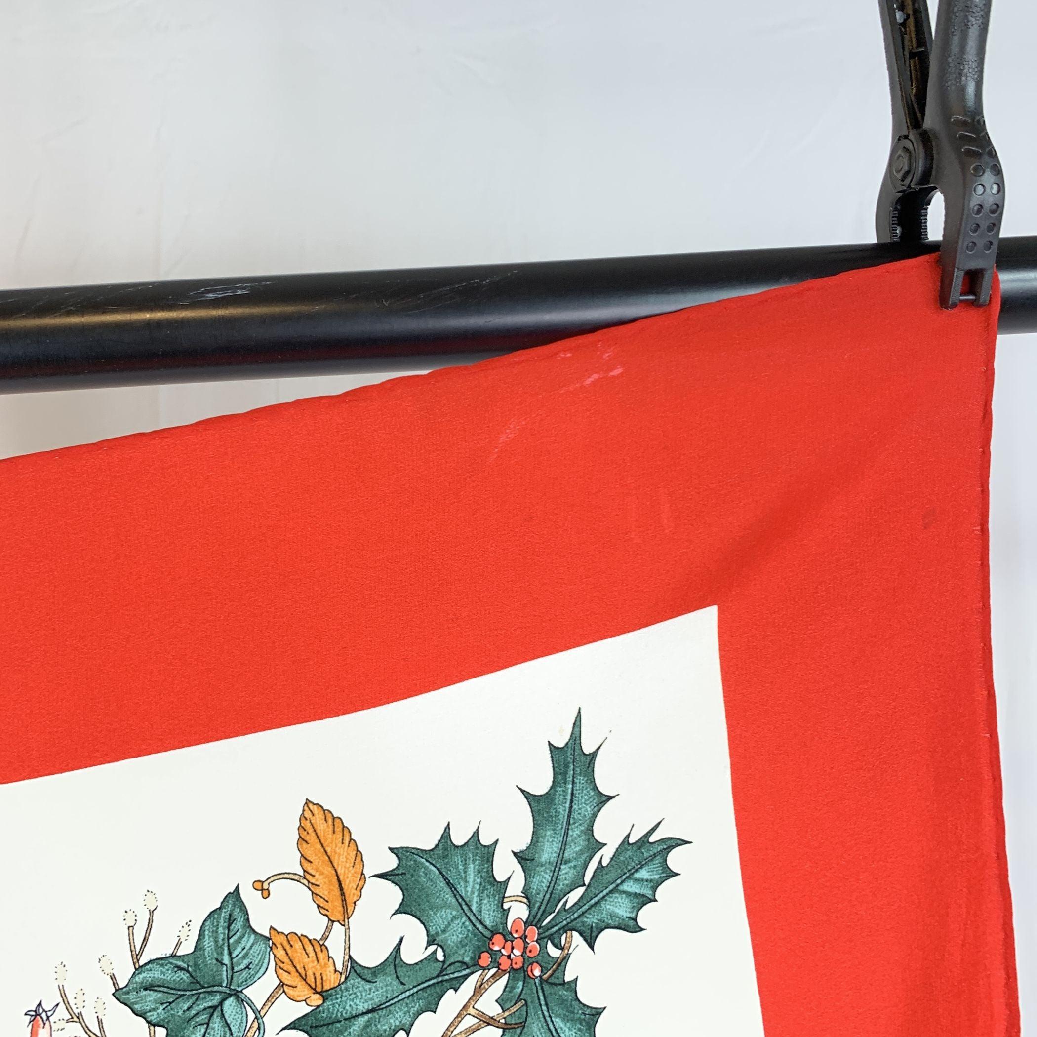 Women's Gucci Vintage Red Floral Silk Scarf Flora 1966 Accornero For Sale