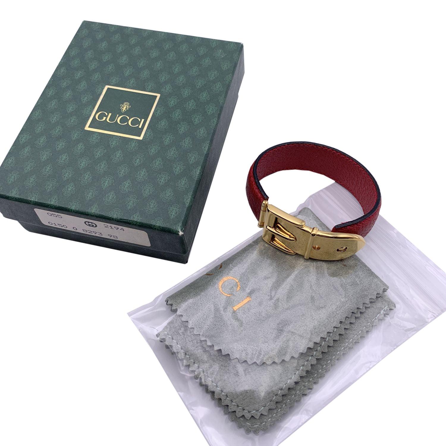 Vintage beautiful cuff bracelet by Gucci. Made in red leather, it features an gold metal buckle. Will fit up to approx. 6.5 inches - 16.5 cm wrist.Width: 0.75 inches - 2 cm. 'Gucci - made in Italy' engraved on the reverse of the hardware. Condition