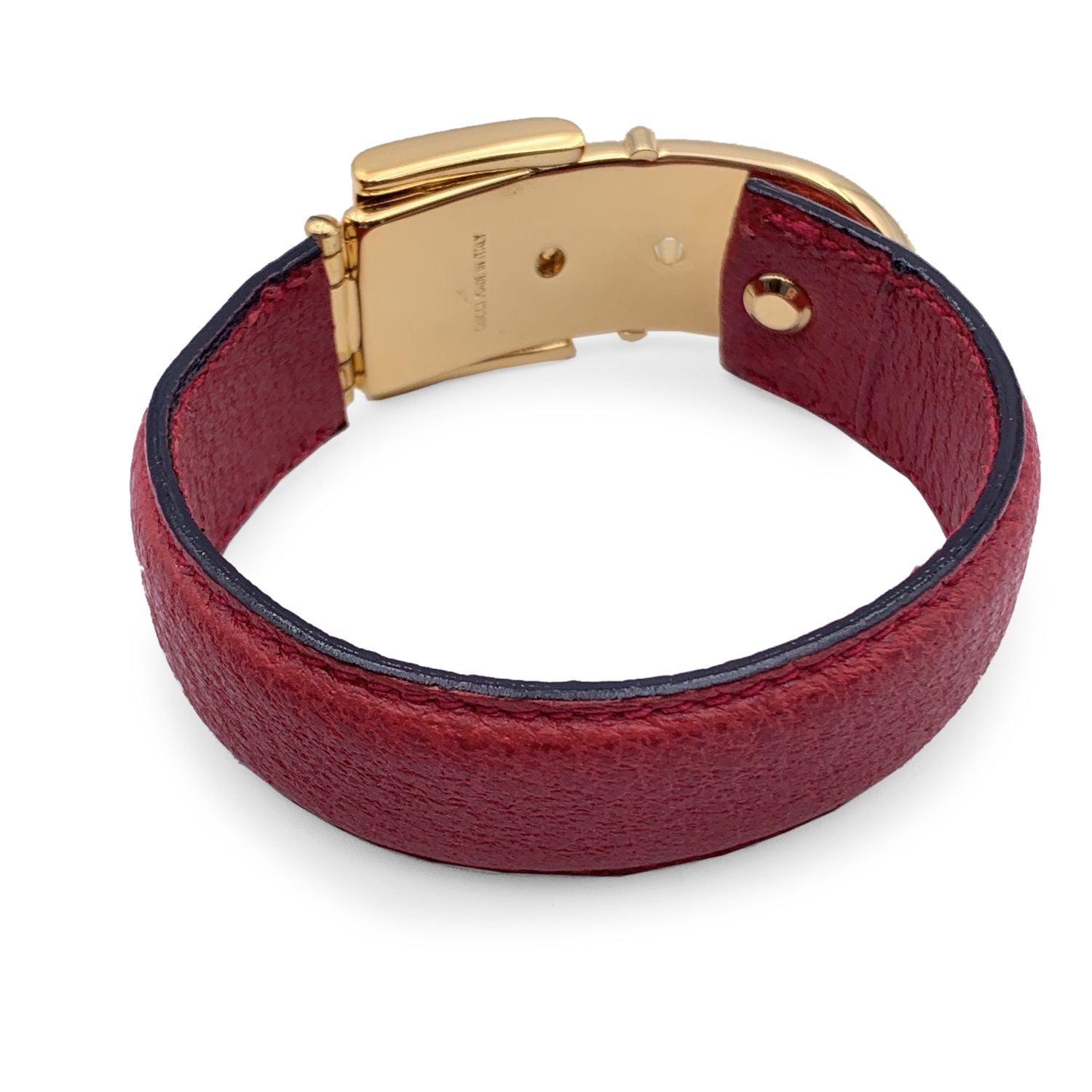 Gucci Vintage Red Leather Belt Bangle Cuff Bracelet Gold Buckle In Excellent Condition In Rome, Rome