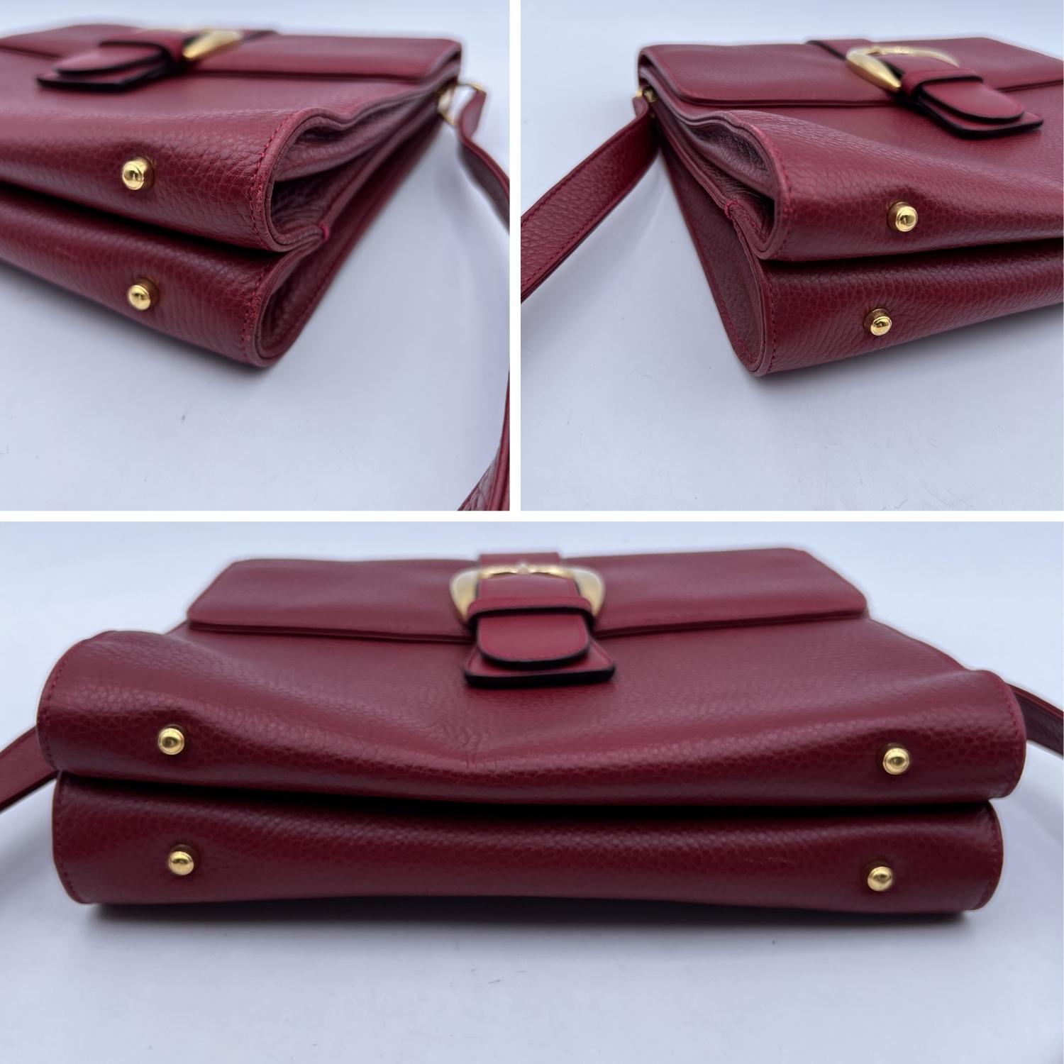 Women's Gucci Vintage Red Leather Crossbody Shoulder Bag Buckle Detail
