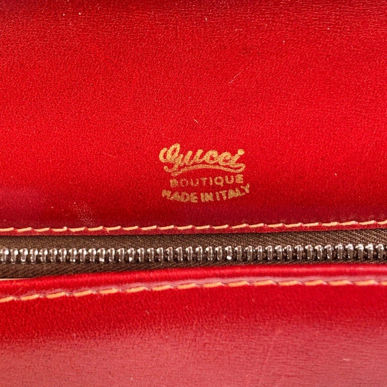 Gucci Vintage Red Leather Foldover Shoulder Bag with GG Logo Ring For ...