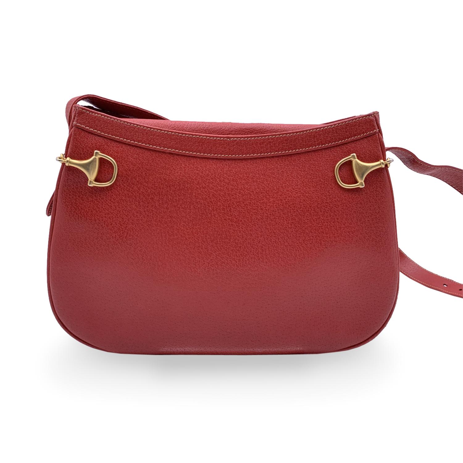 Gucci Vintage Red Leather Horsebit Crossbody Messenger Bag In Good Condition In Rome, Rome