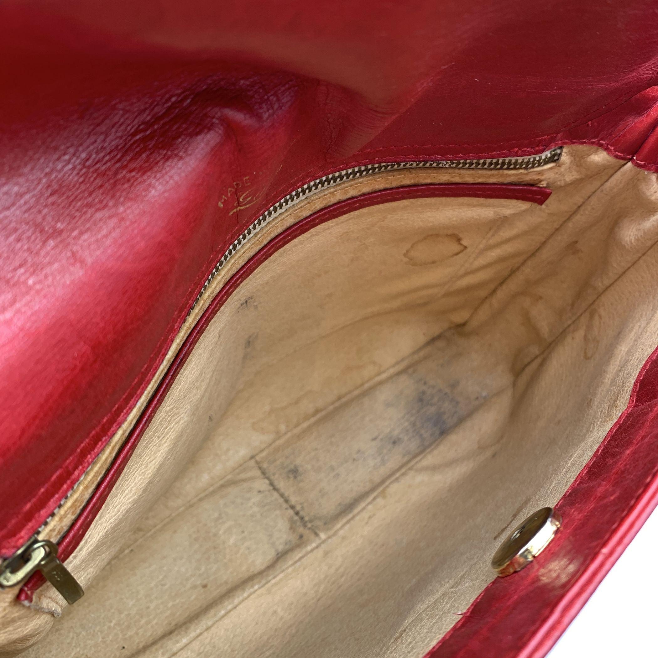 Gucci Vintage Red Leather Rectangular Bucket Shoulder Bag For Sale 1