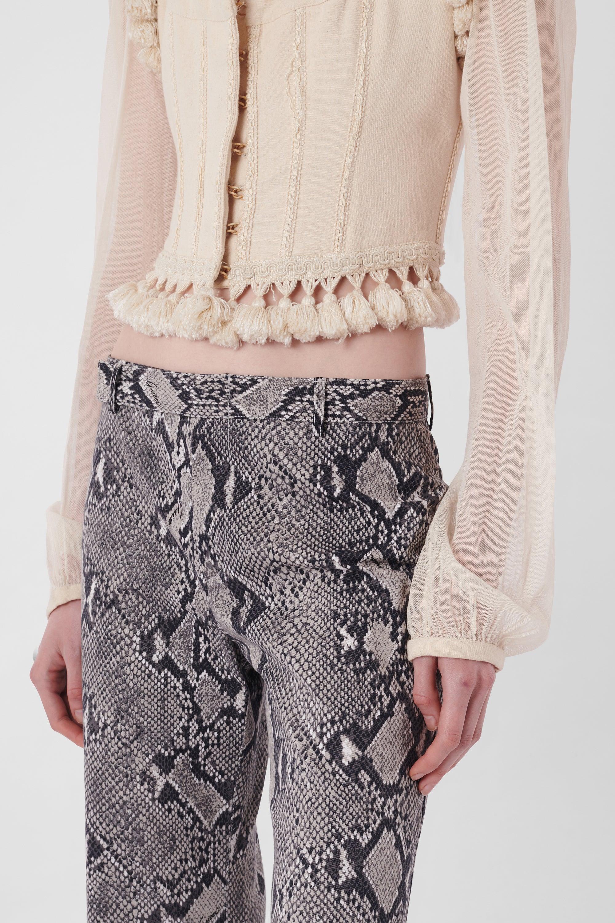 Gris Pantalon vintage Gucci S/S 2000 imprimé python en vente