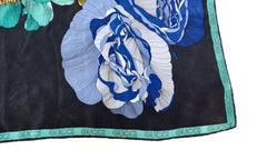 Gucci - Écharpe vintage en soie bleue à imprimé floral
