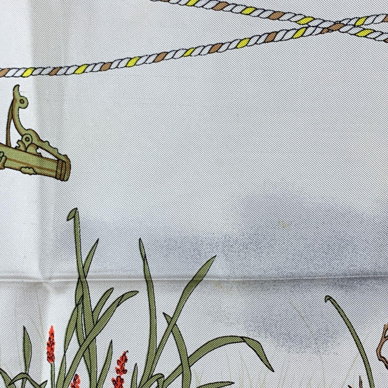 Gucci Vintage Seide Enten und Fasane drucken Schal Burgunder Grenzen 1