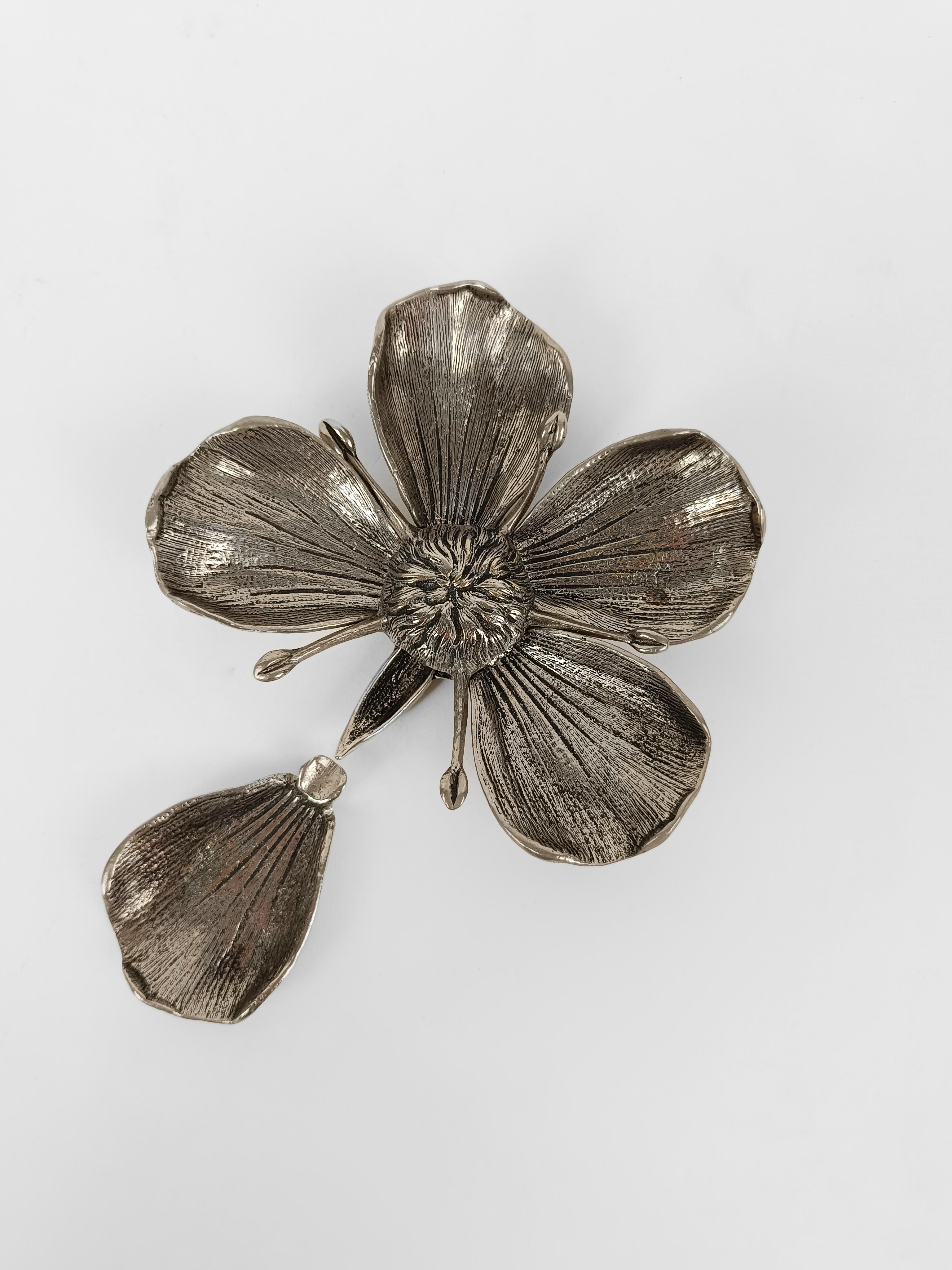 GUCCI Vintage Silver Metal FLOWER ASHTRAY  5 Removable Petals For Sale 4