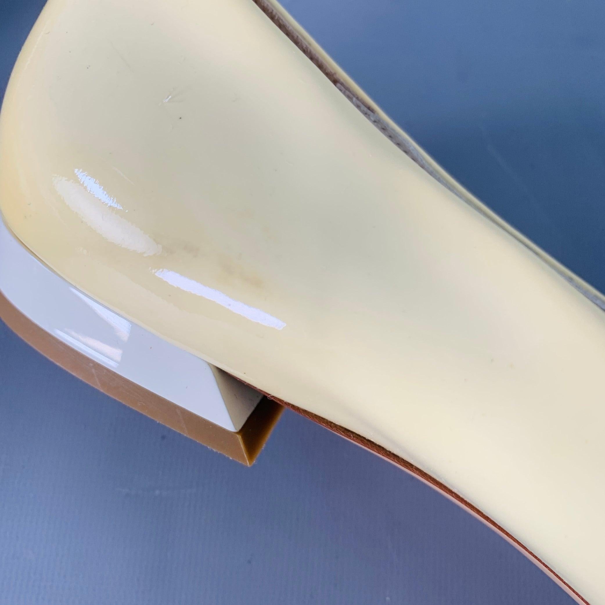 GUCCI Vintage Size 10 Vernice Beige Red Blue Patent Leather Web Bamboo Buckle Flats For Sale 6