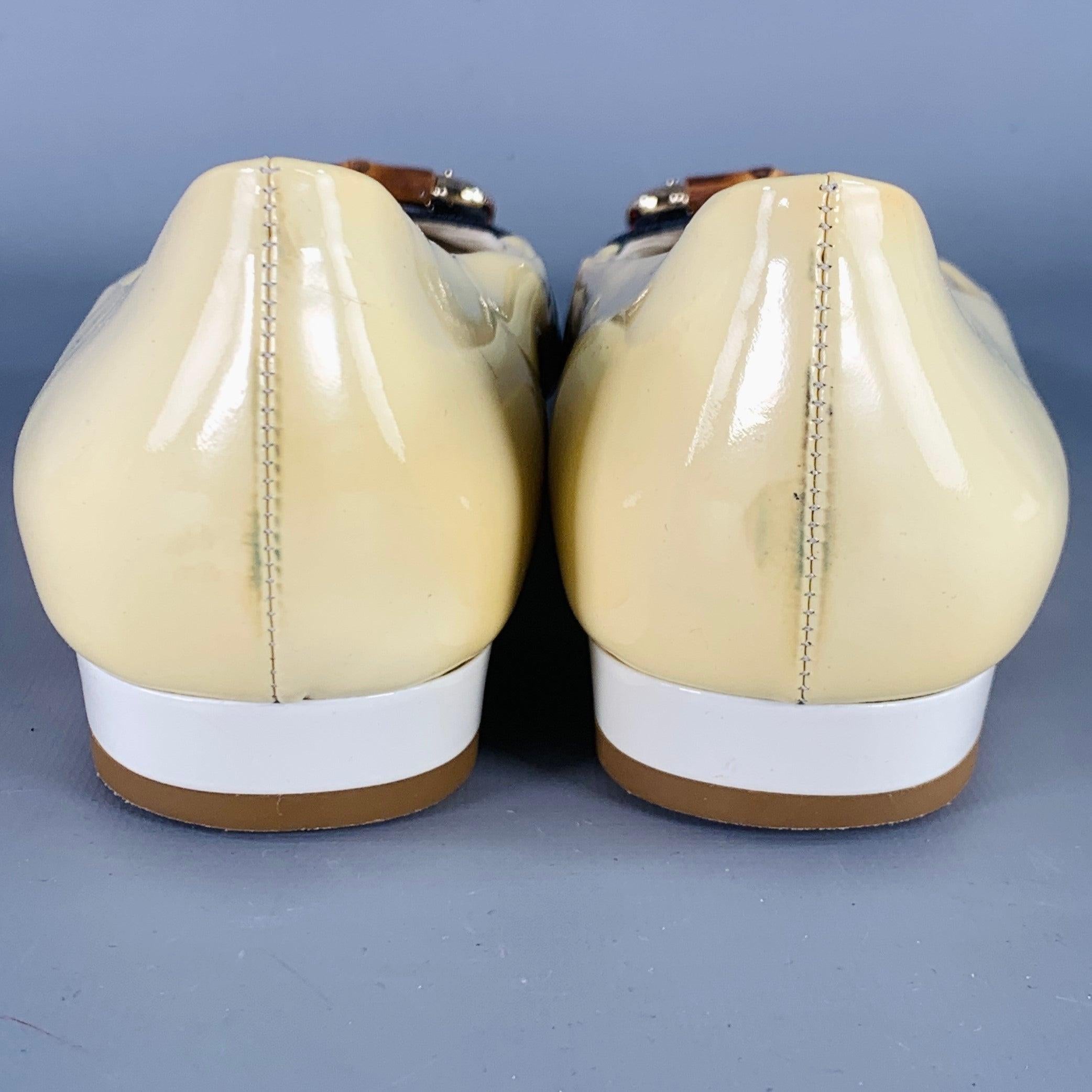 GUCCI Vintage Size 10 Vernice Beige Red Blue Patent Leather Web Bamboo Buckle Flats In Good Condition For Sale In San Francisco, CA