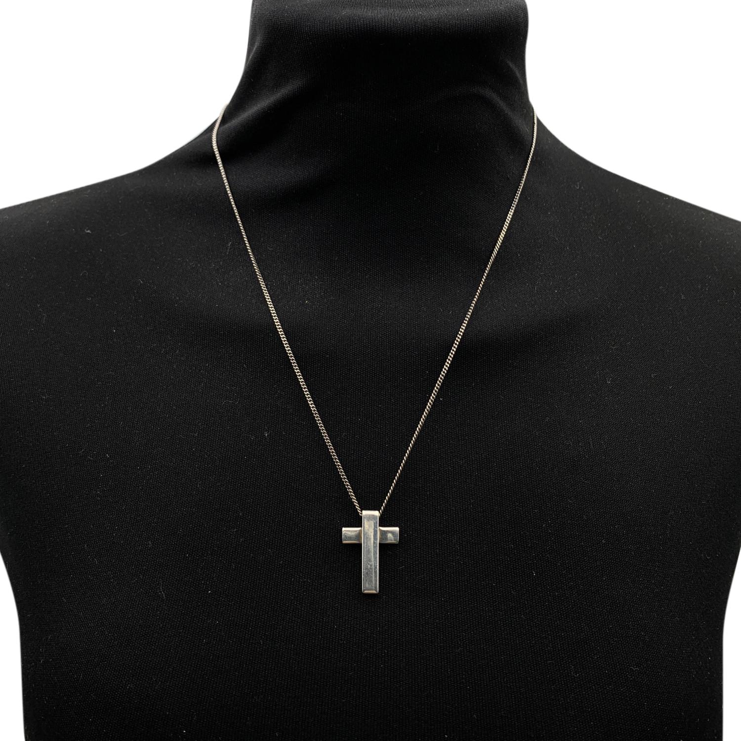 gucci silver cross necklace