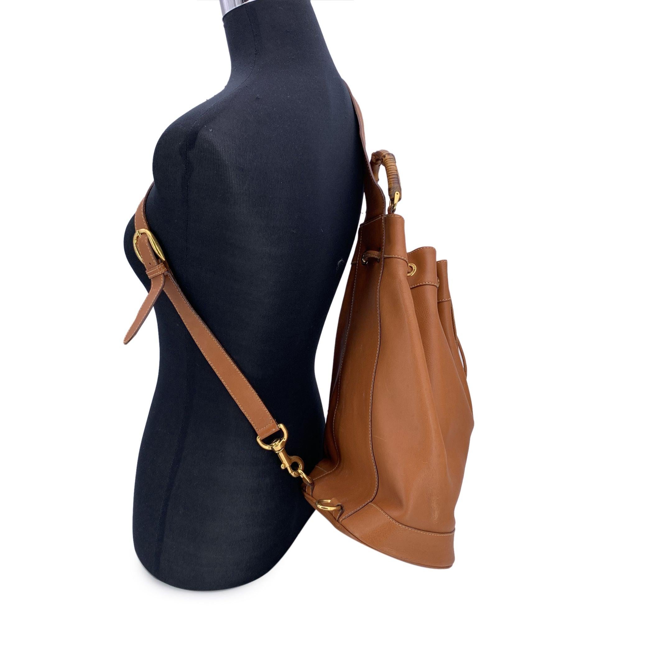 Gucci Vintage Tan Leather Bamboo Bucket One Shoulder Backpack In Good Condition For Sale In Rome, Rome