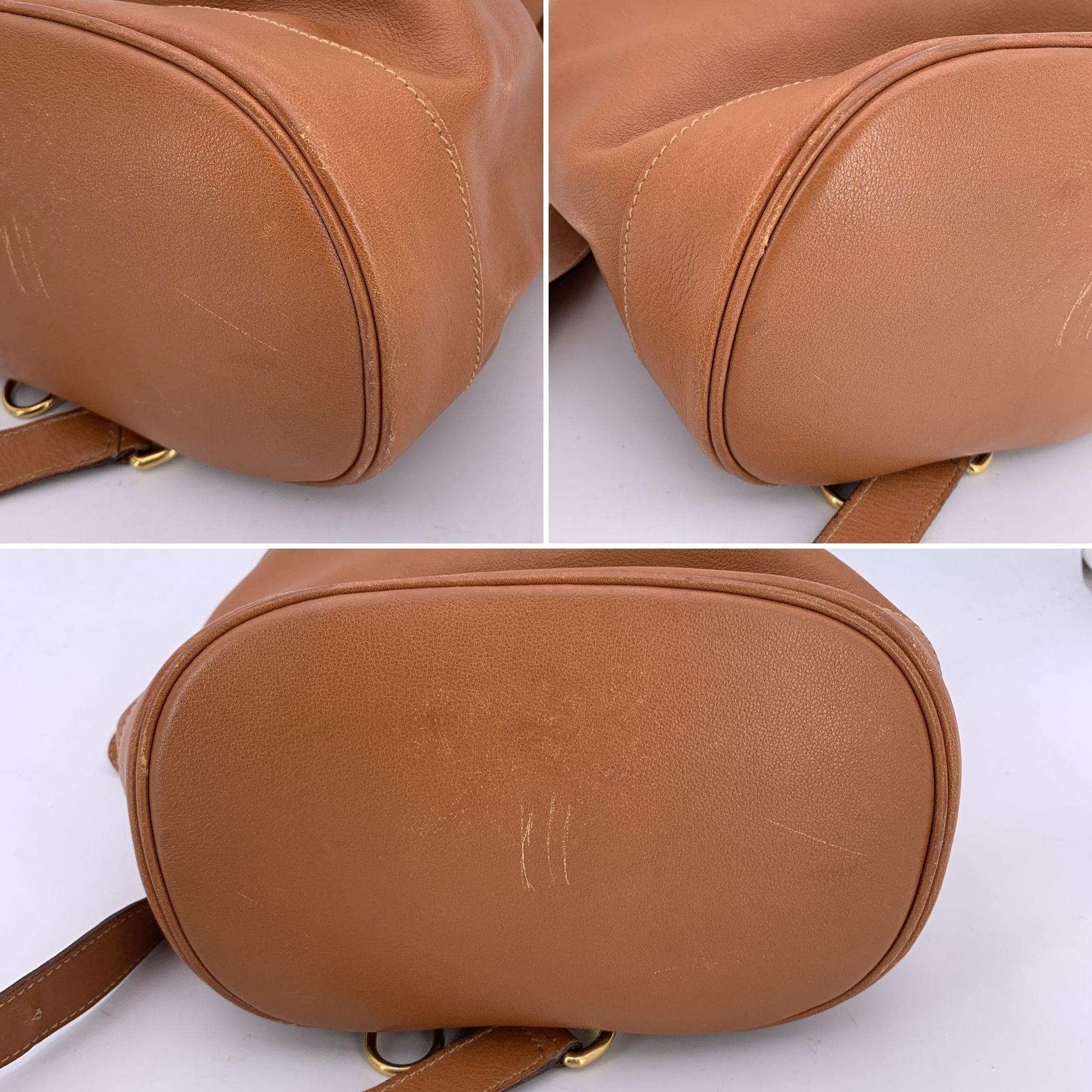 Gucci Vintage Tan Leather Bamboo Bucket One Shoulder Backpack For Sale 2