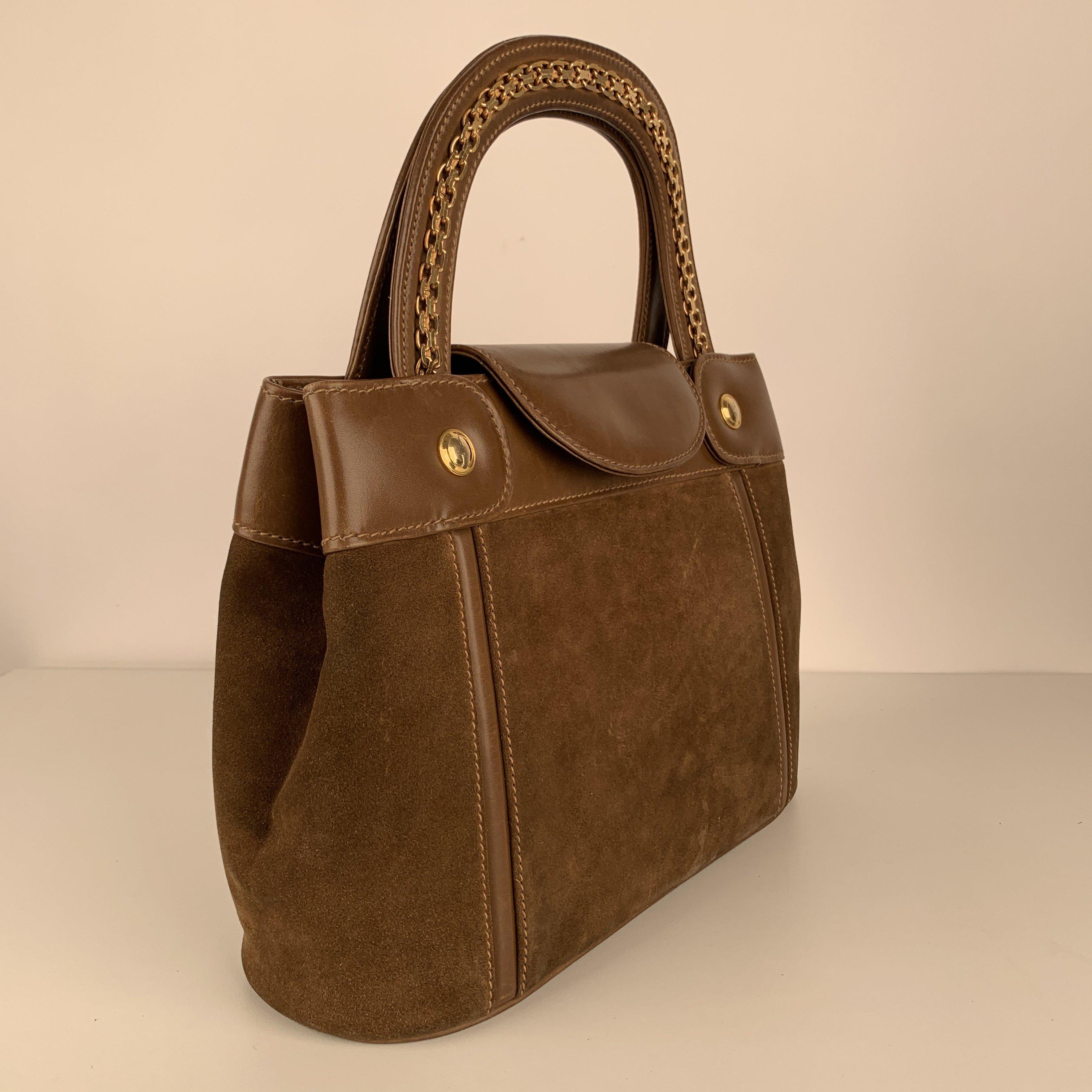 Gucci Vintage Tan Suede Leather Tote Handbag with Chain Detail In Excellent Condition In Rome, Rome