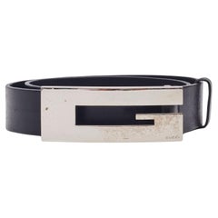 Gucci Vintage Tom Ford Ceinture étroite en cuir noir (80/32)
