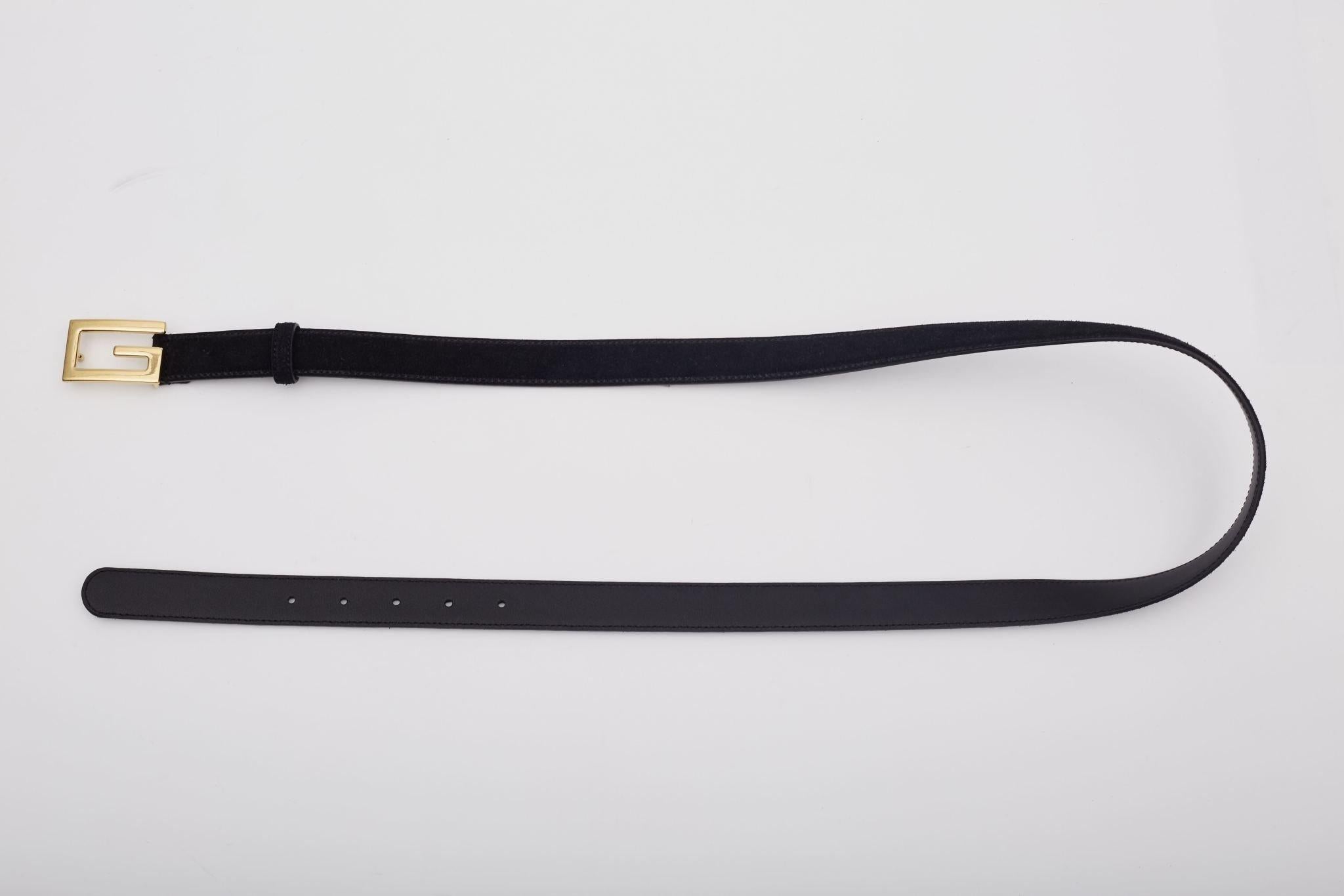 Gucci Vintage Tom Ford Black Suede Narrow G Belt (103/42) In Good Condition For Sale In Montreal, Quebec
