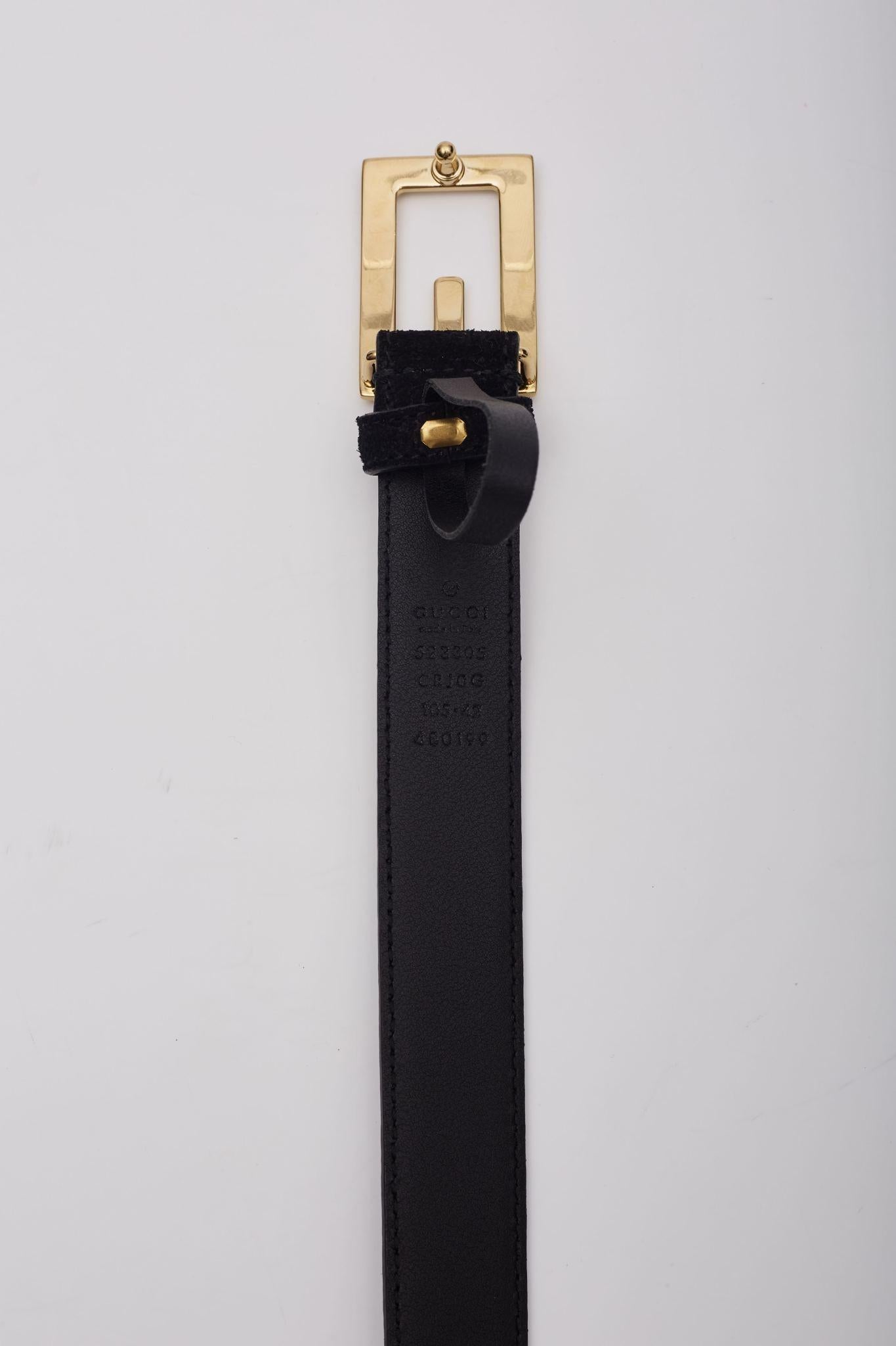 Women's or Men's Gucci Vintage Tom Ford Black Suede Narrow G Belt (103/42) For Sale