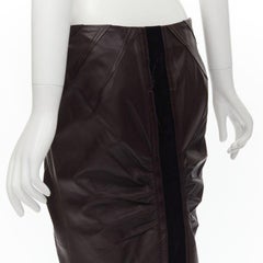 GUCCI Vintage Tom Ford dunkelbordeauxfarbenes Leder mit Samtbesatz, geraffter Rock IT42 M