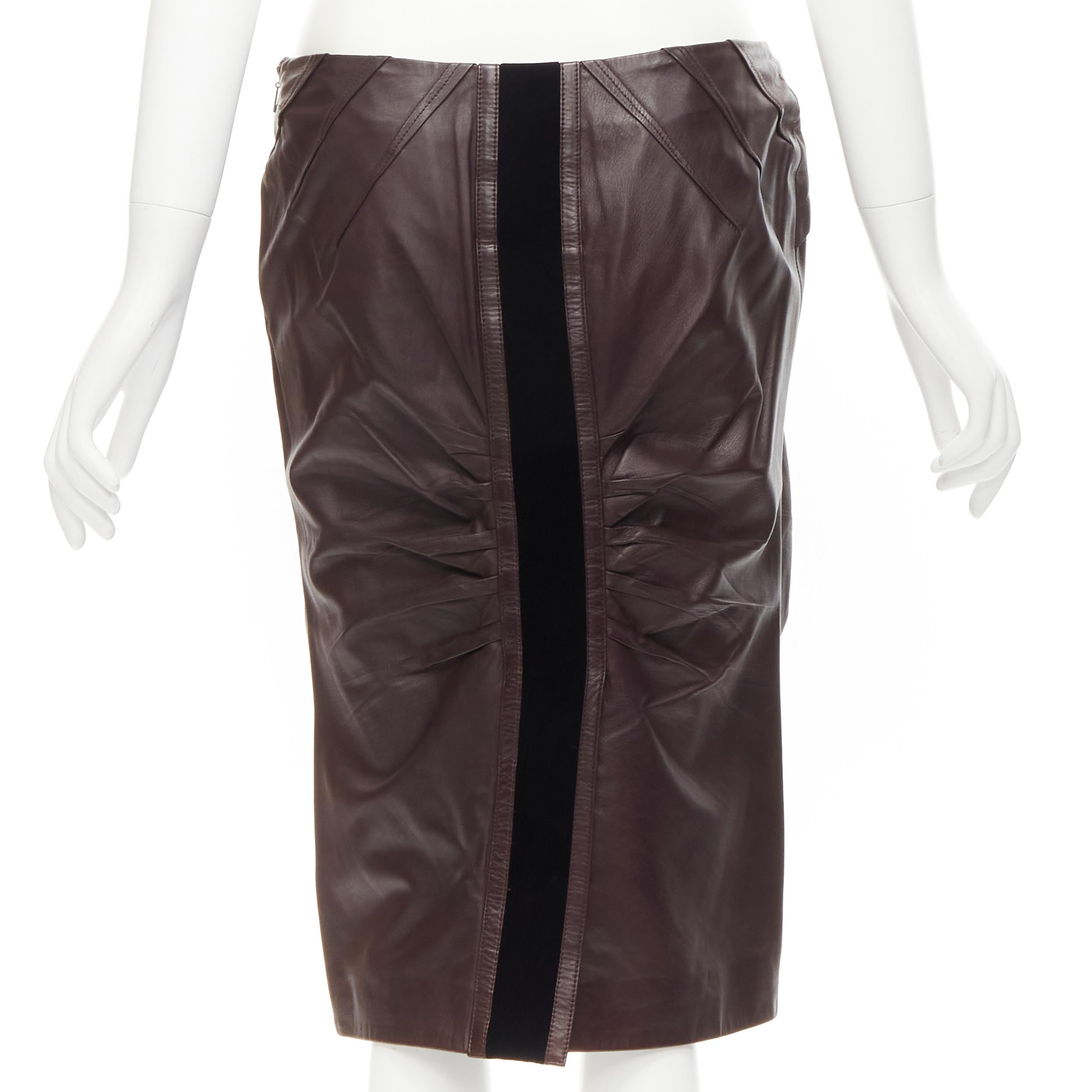 GUCCI Vintage Tom Ford dark burgundy leather velvet trim ruched skirt IT42 M In Good Condition For Sale In Hong Kong, NT