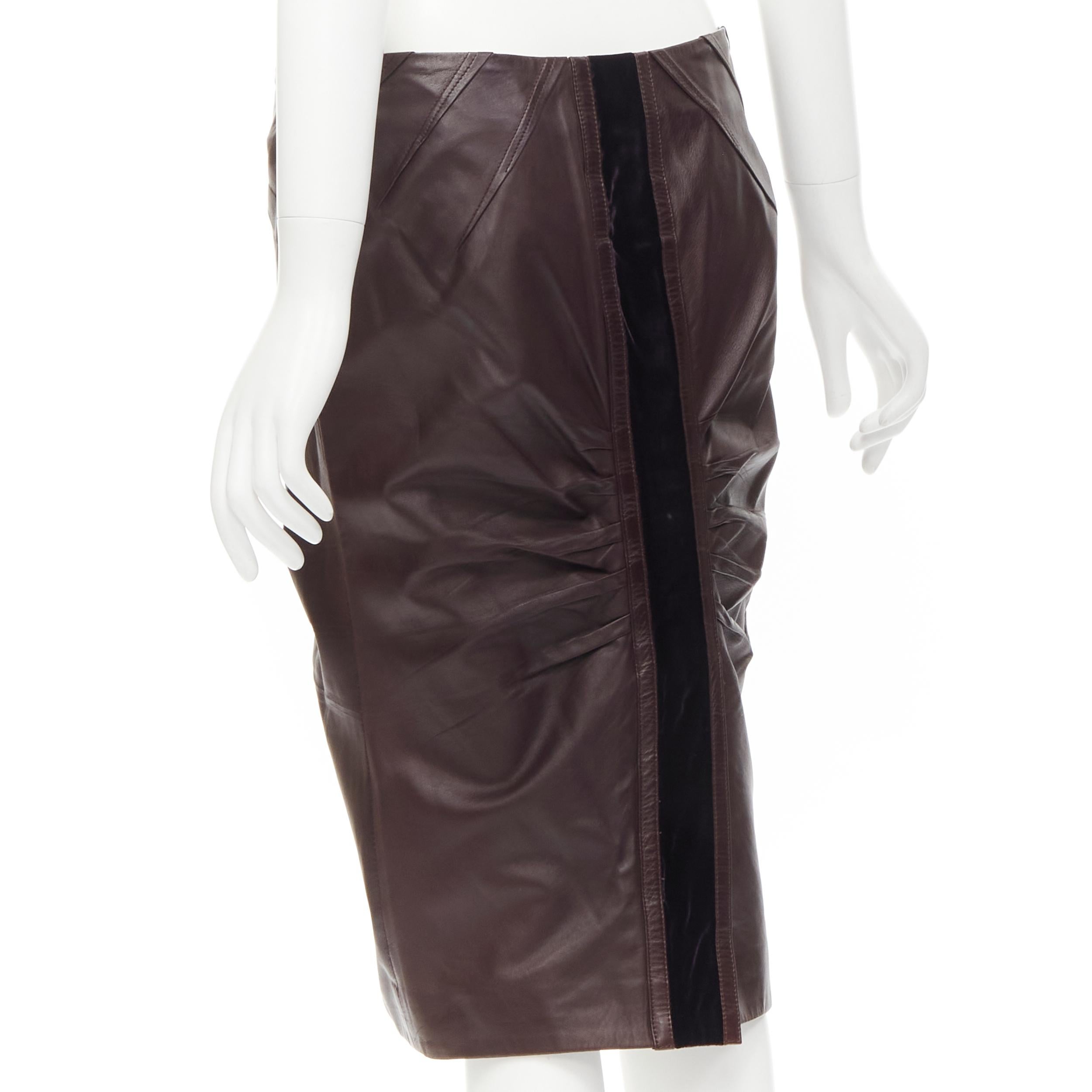 Women's GUCCI Vintage Tom Ford dark burgundy leather velvet trim ruched skirt IT42 M For Sale