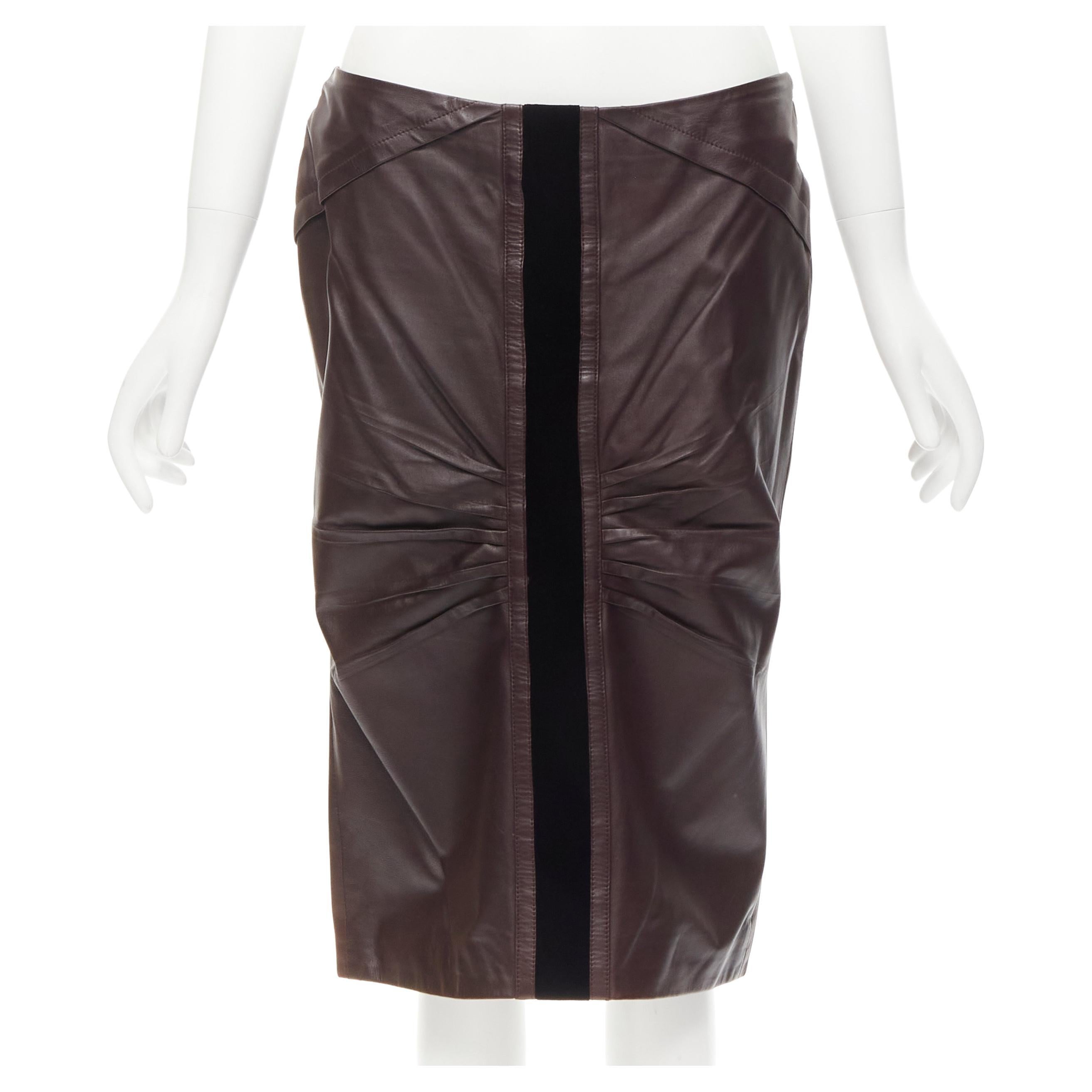 GUCCI Vintage Tom Ford dark burgundy leather velvet trim ruched skirt IT42 M For Sale