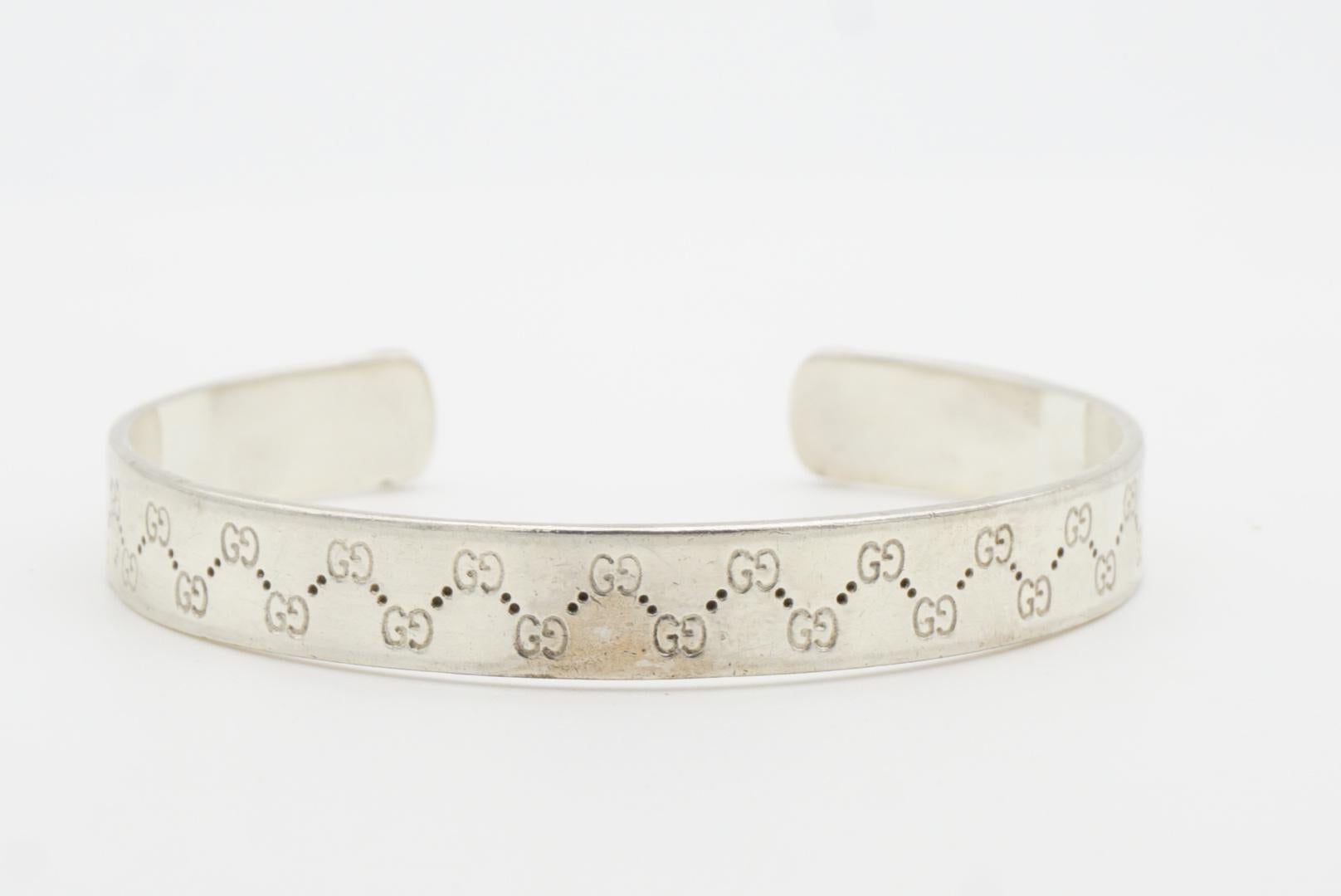 Gucci Vintage Unisex Double Logo Engraved GG Chunky Silver Cuff Bangle Bracelet For Sale 5