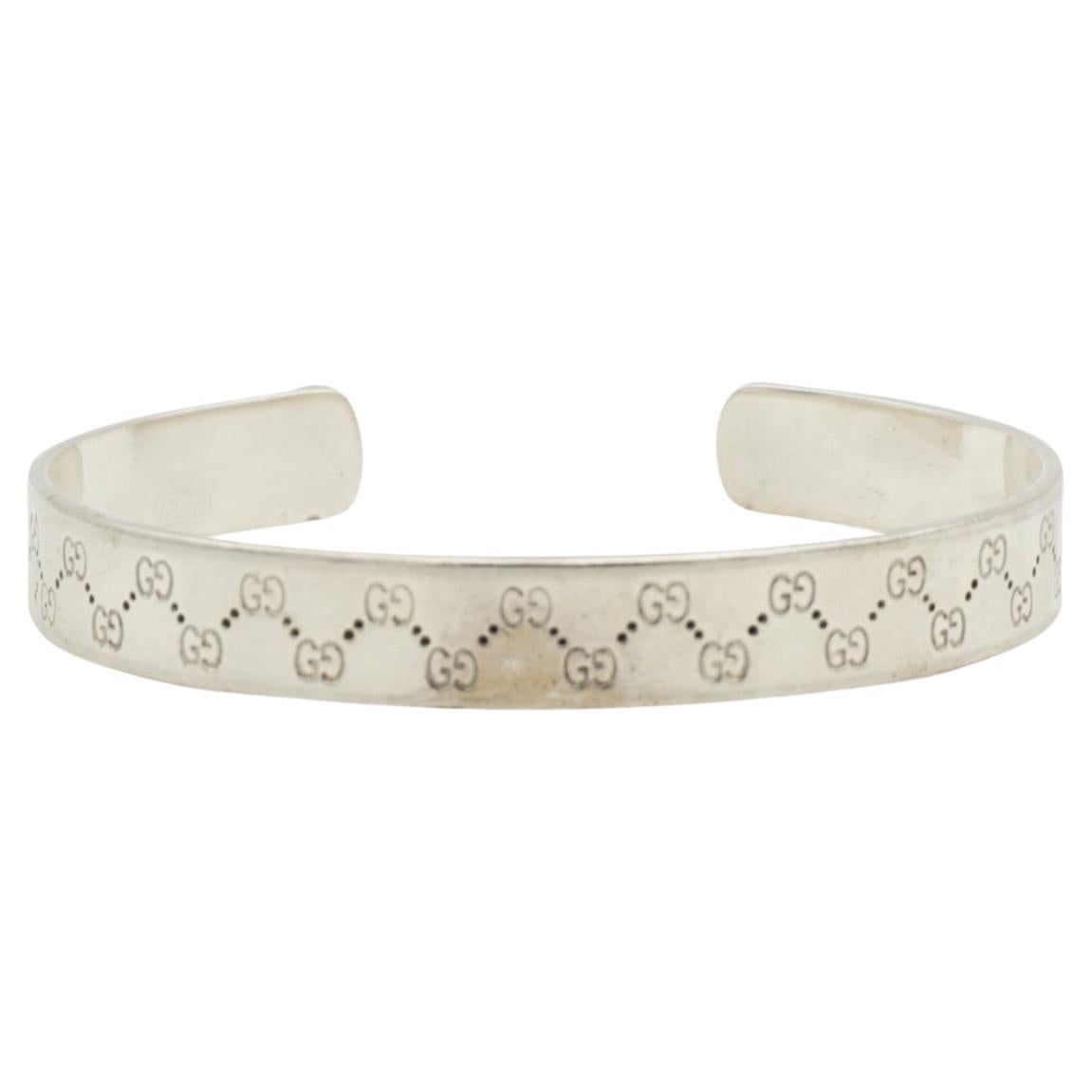Gucci Vintage Unisex Double Logo Engraved GG Chunky Silver Cuff Bangle Bracelet For Sale