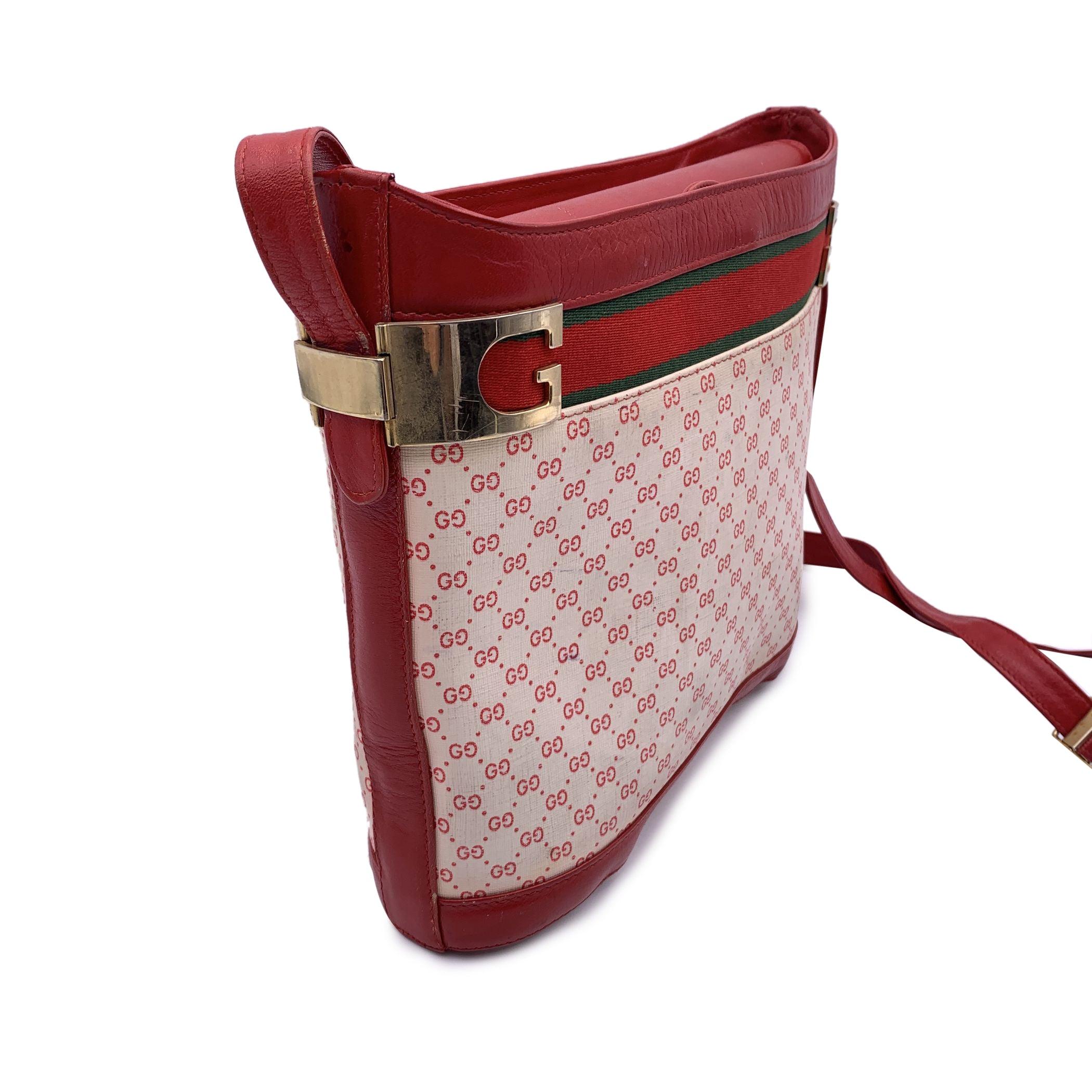Women's Gucci Vintage White and Red Monogram Canvas Bucket Shoulder Bag For Sale