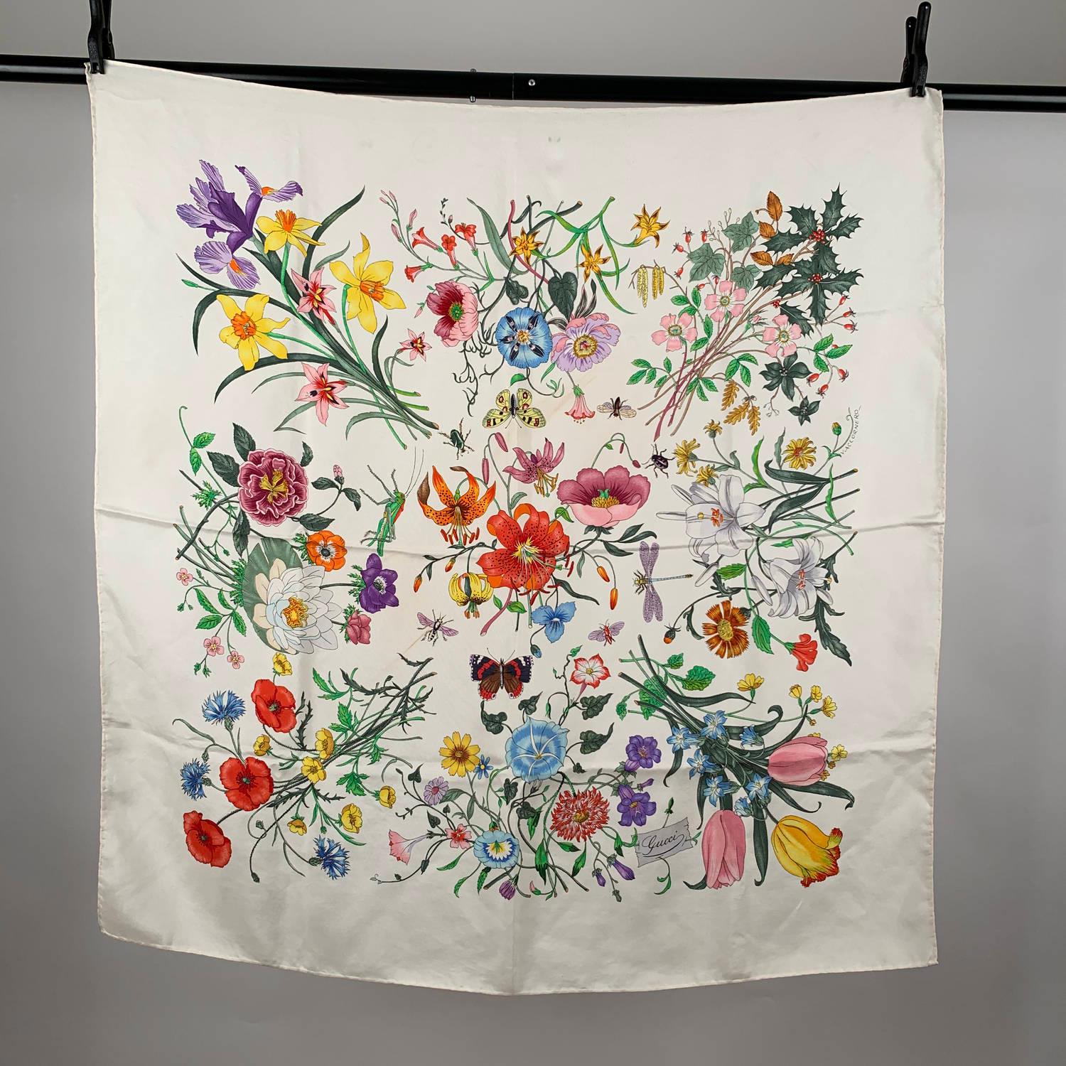 Gucci Vintage White Floral Silk Scarf Flora 1966 Accornero

The Flora silk scarf born in 1966 by the scenographer Vittorio Accornero. He was the textile disegner for Gucci between the 1960s and 1981.  The Flora design is a magical and delicate