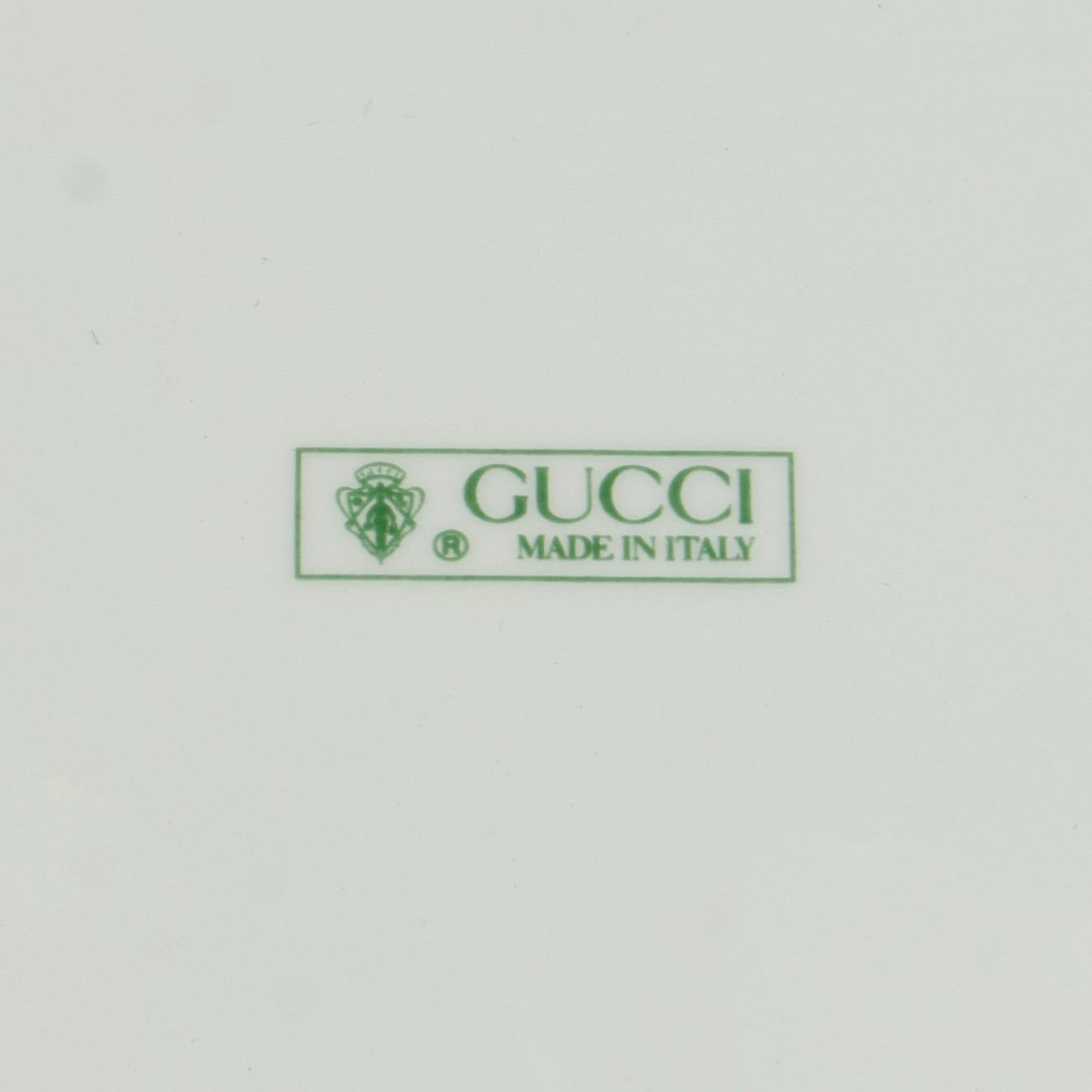 italien Grand cendrier carré en porcelaine blanche Gucci, thème canard en vente