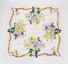 Vintage-Schal aus weißer Seide mit Blumensträußen von Gucci