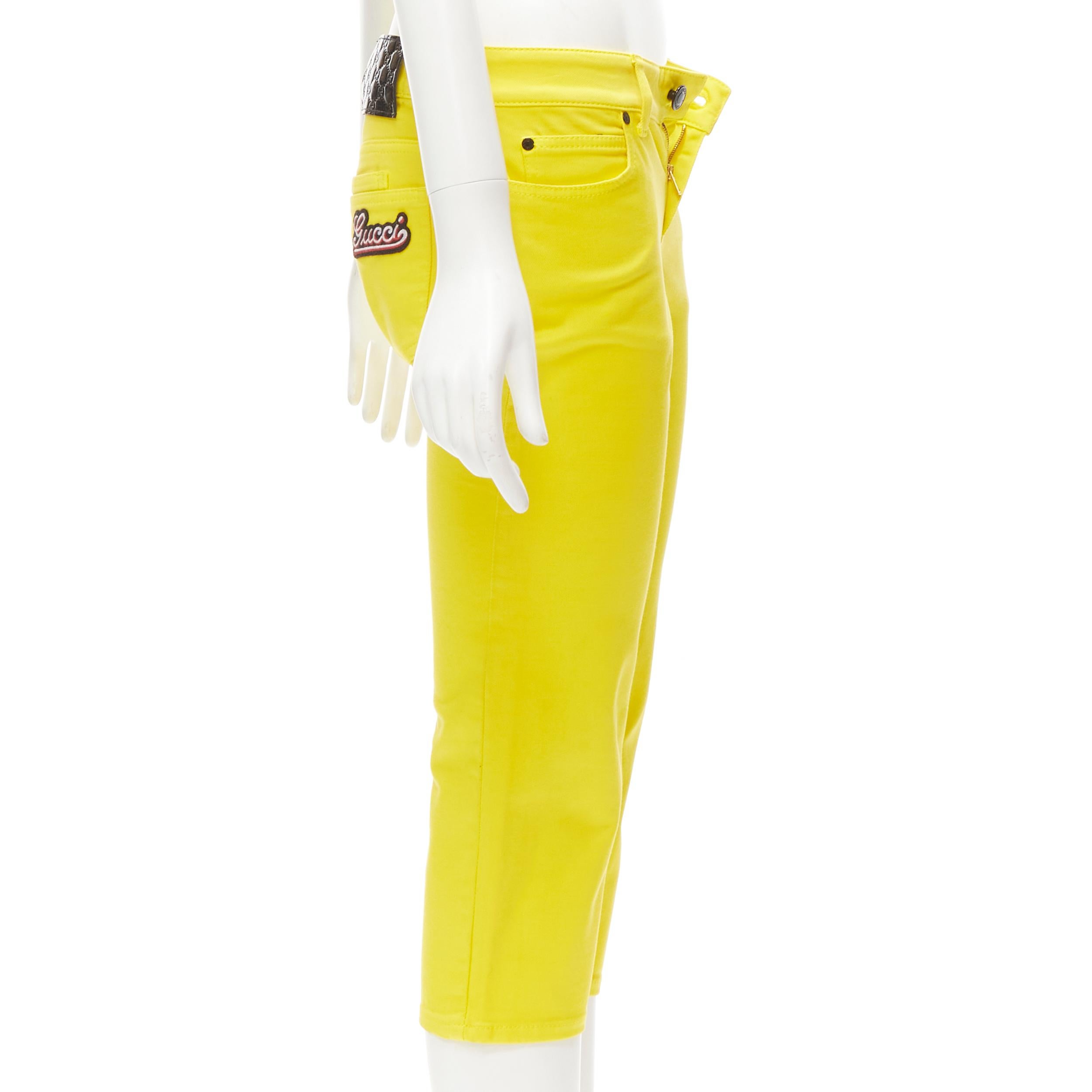 GUCCI Vintage Y2K gelbe Jeans mit GG-Logo-Stickerei und patentiertem Knieausschnitt IT38 XS Damen im Angebot