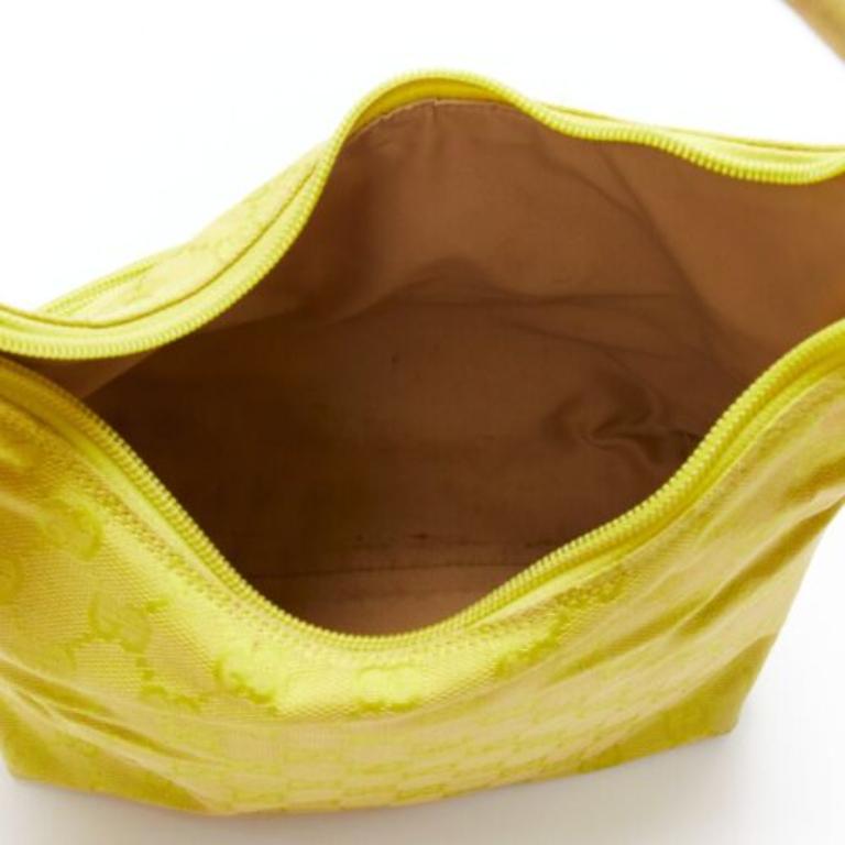 GUCCI Vintage amarillo GG monograma lona pequeño hobo bandolera en venta 5