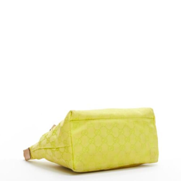 GUCCI Vintage amarillo GG monograma lona pequeño hobo bandolera en venta 1