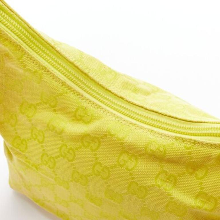 GUCCI Vintage amarillo GG monograma lona pequeño hobo bandolera en venta 4