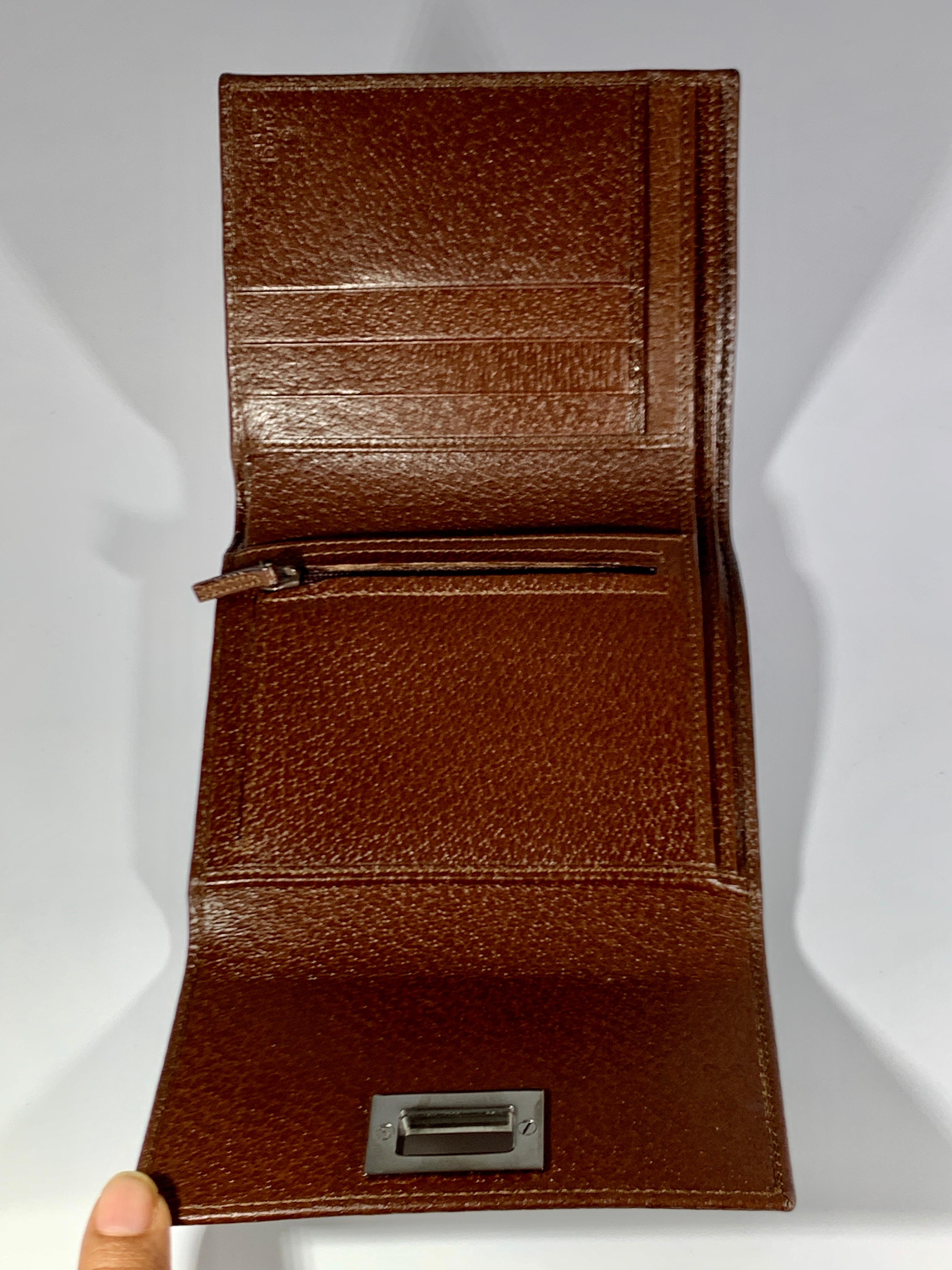 GUCCI: GUCCI   Brieftasche aus braunem Leder 1210703 Hergestellt in Italien Ausgezeichneter Zustand (Braun) im Angebot