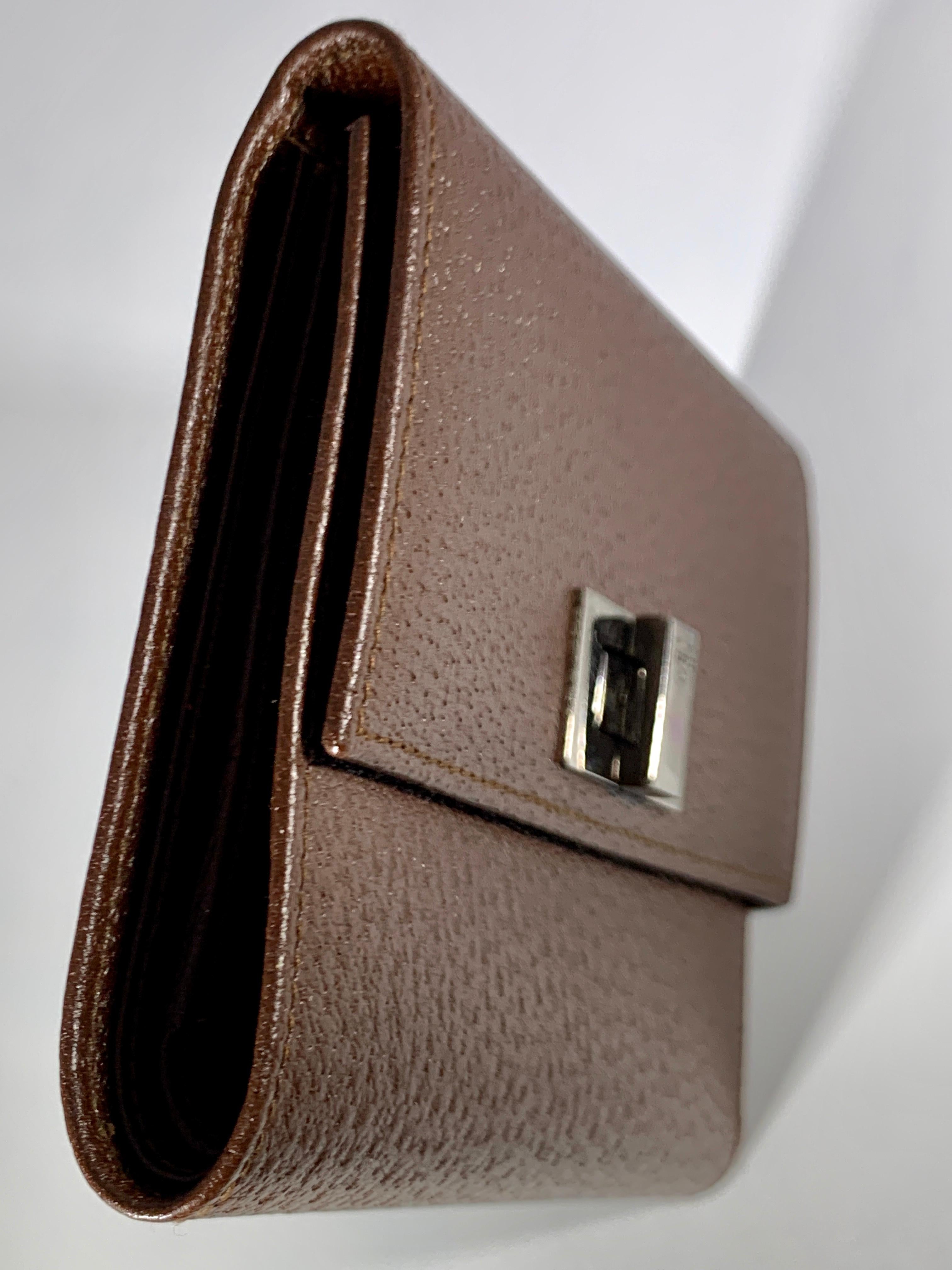 GUCCI: GUCCI   Brieftasche aus braunem Leder 1210703 Hergestellt in Italien Ausgezeichneter Zustand Damen im Angebot