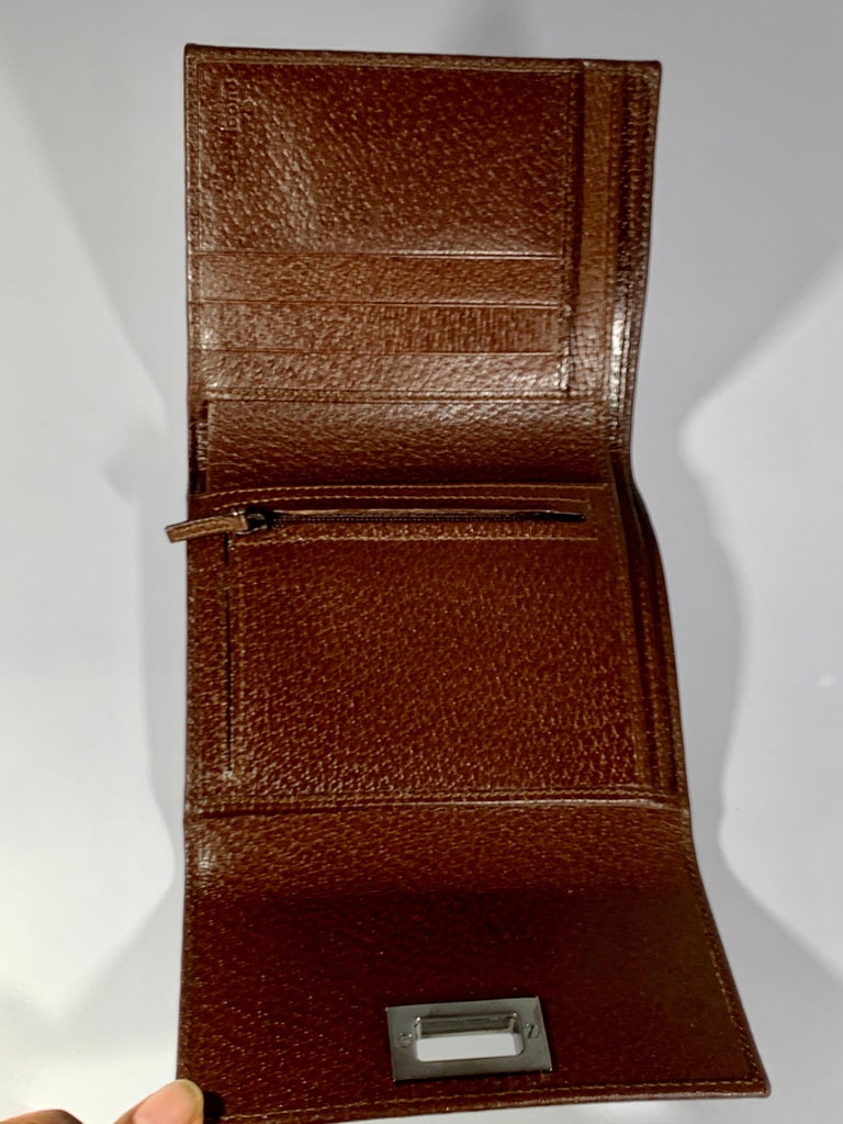 GUCCI Wallet Browns Leather 1210703 Made in Italy Excellent Condition For  Sale at 1stDibs | gucci wallet made in italy, gucci made in italy wallet,  gucci brown leather wallet