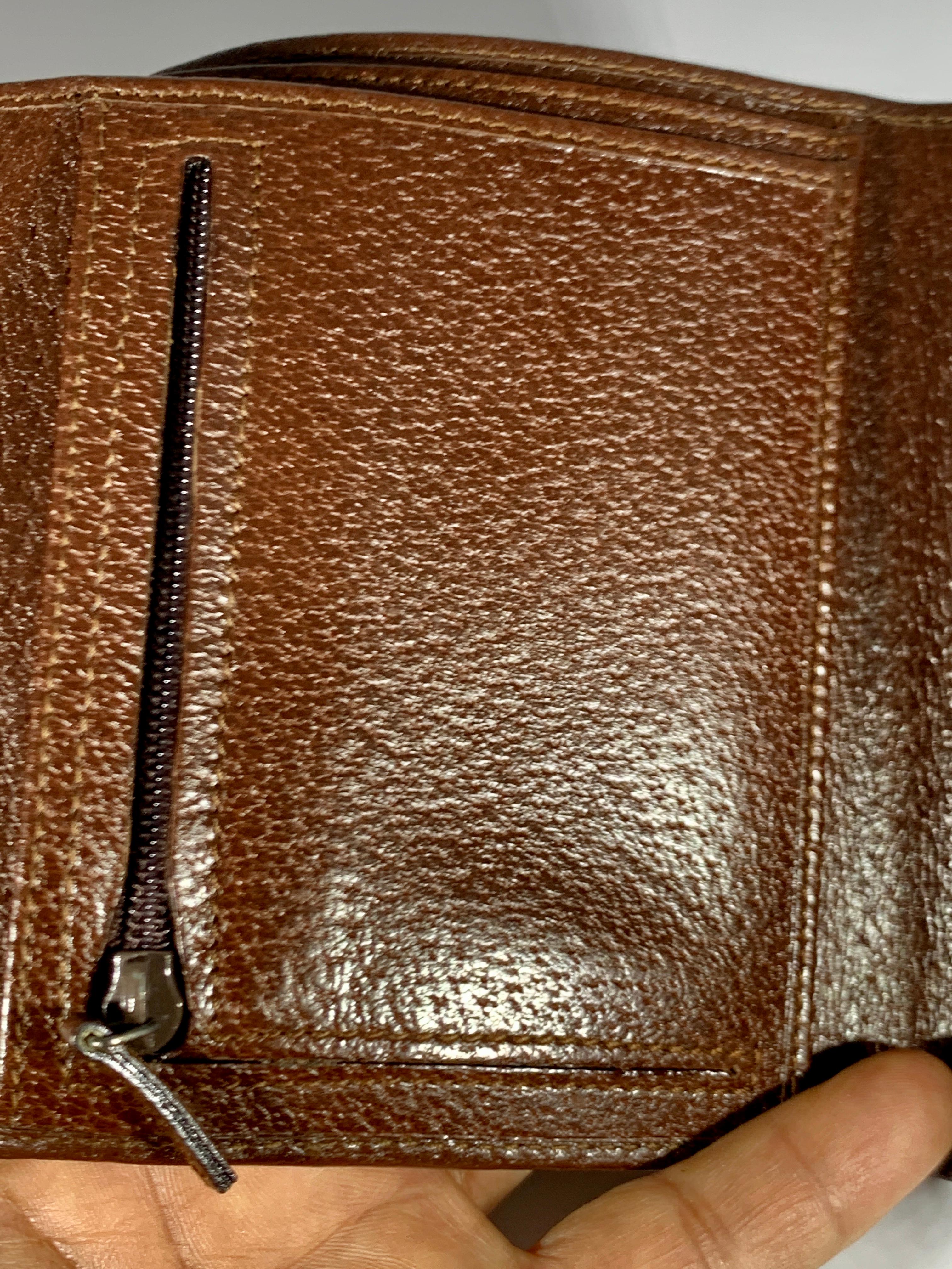 GUCCI: GUCCI   Brieftasche aus braunem Leder 1210703 Hergestellt in Italien Ausgezeichneter Zustand im Angebot 3