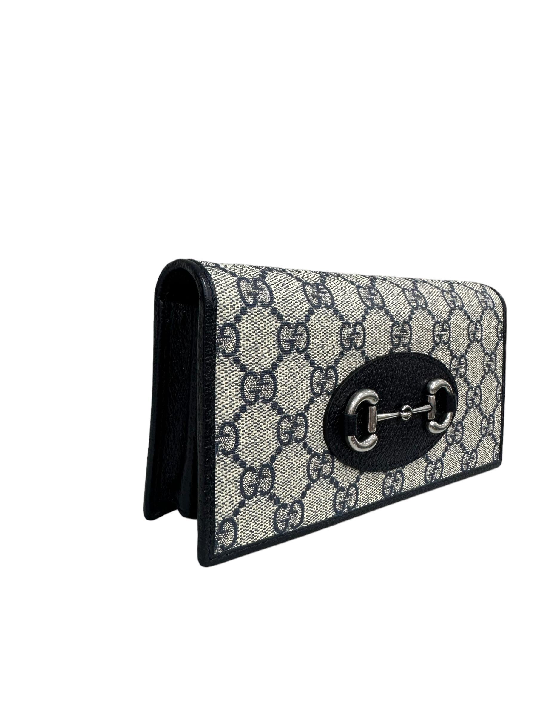 Gucci Wallet On Chain Horsebit 1955 GG Supreme Blu Beige In Excellent Condition For Sale In Torre Del Greco, IT