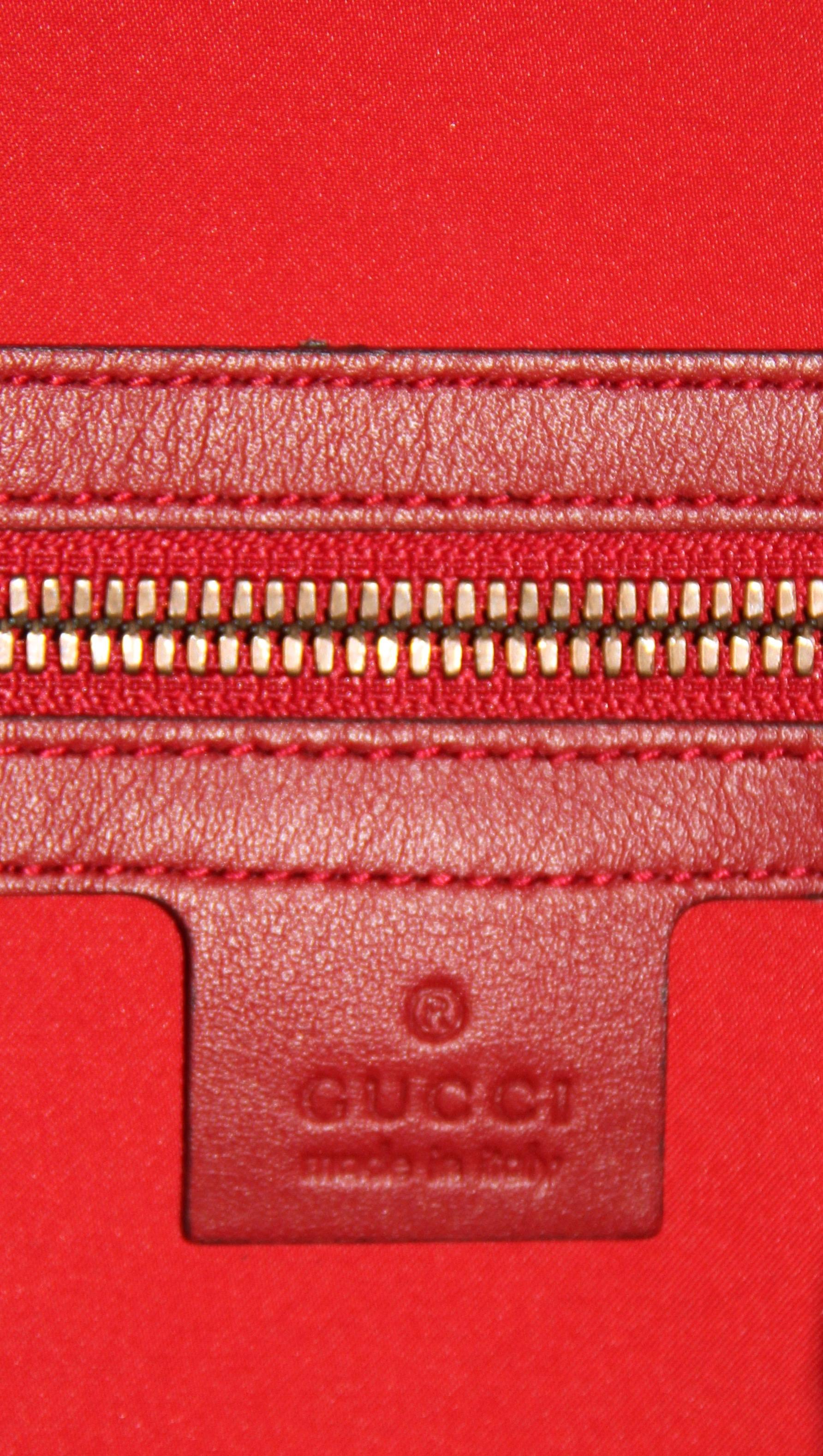 Red Gucci Wallpaper Drawstring Backpack